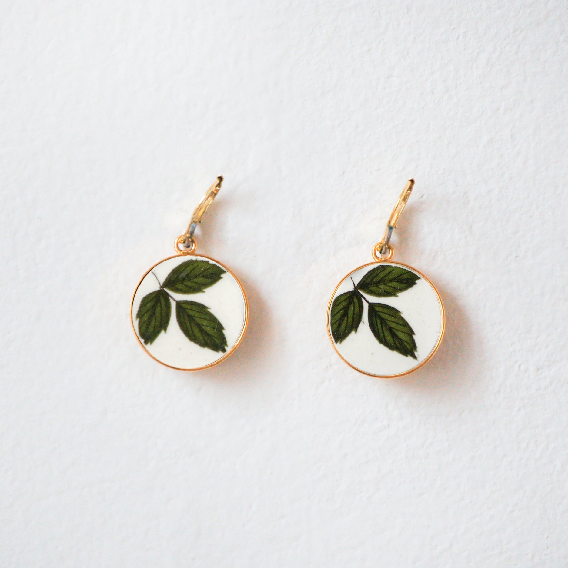 Boucles d'oreilles "Feuilles au vent", finition or