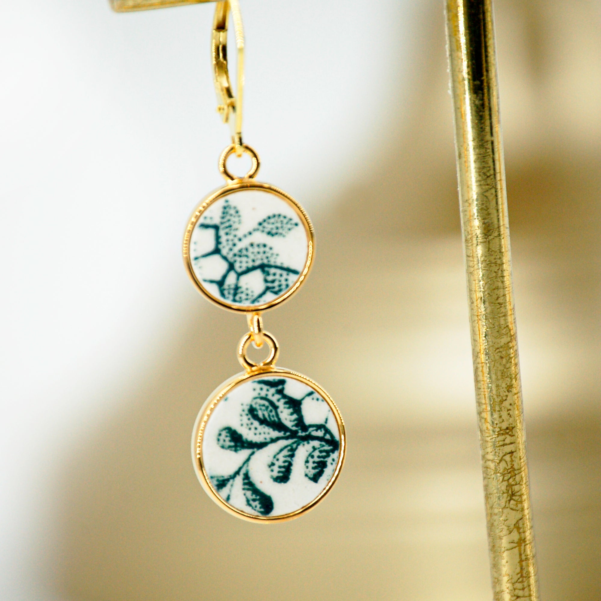 "Delicate Branch" earrings, gold finish