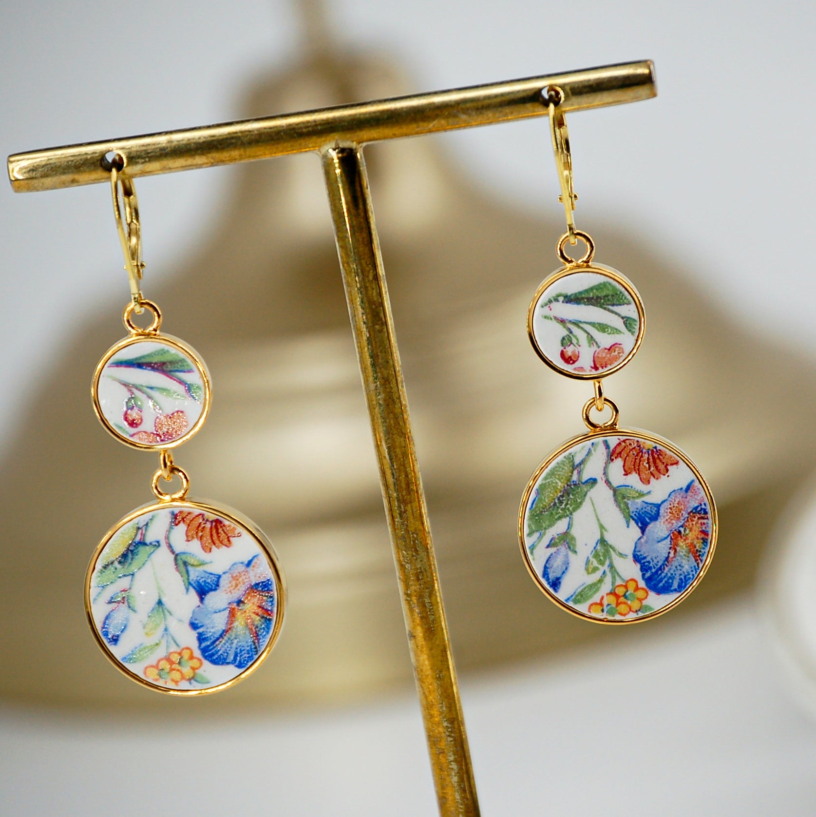"Bellflower and its little flowers" earrings, gold finish