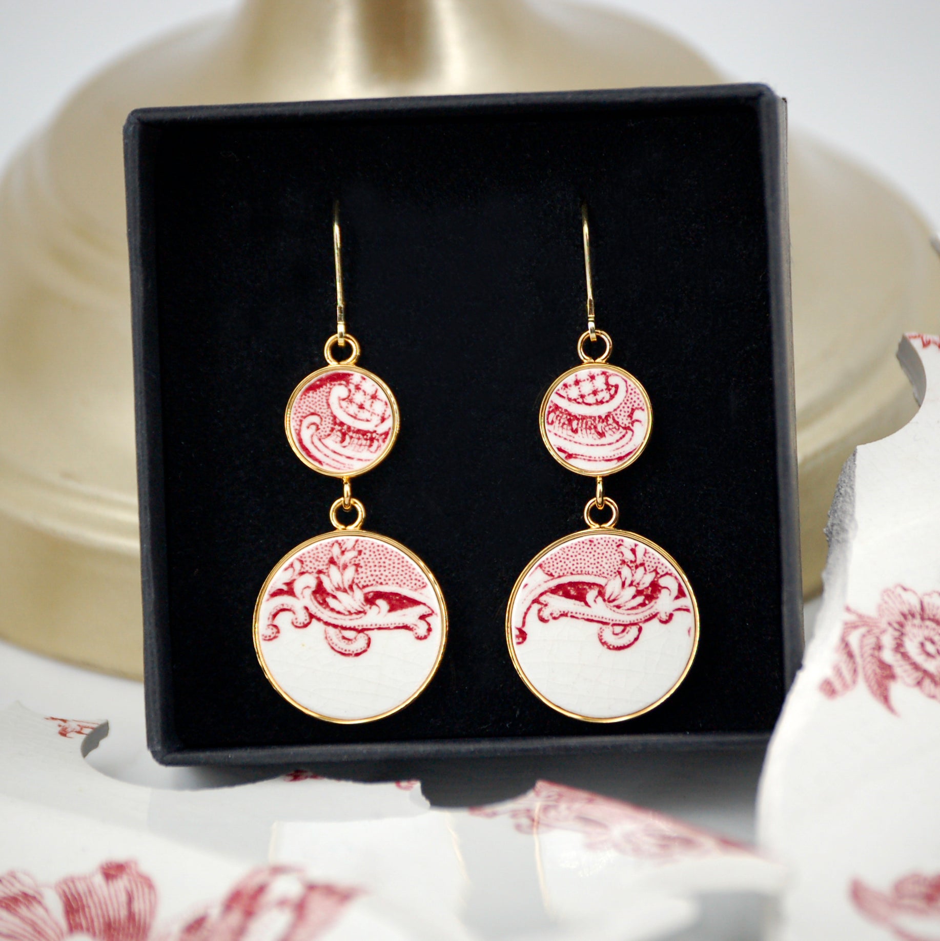 Boucles d'oreilles "Ornement en vieux rose, finition or