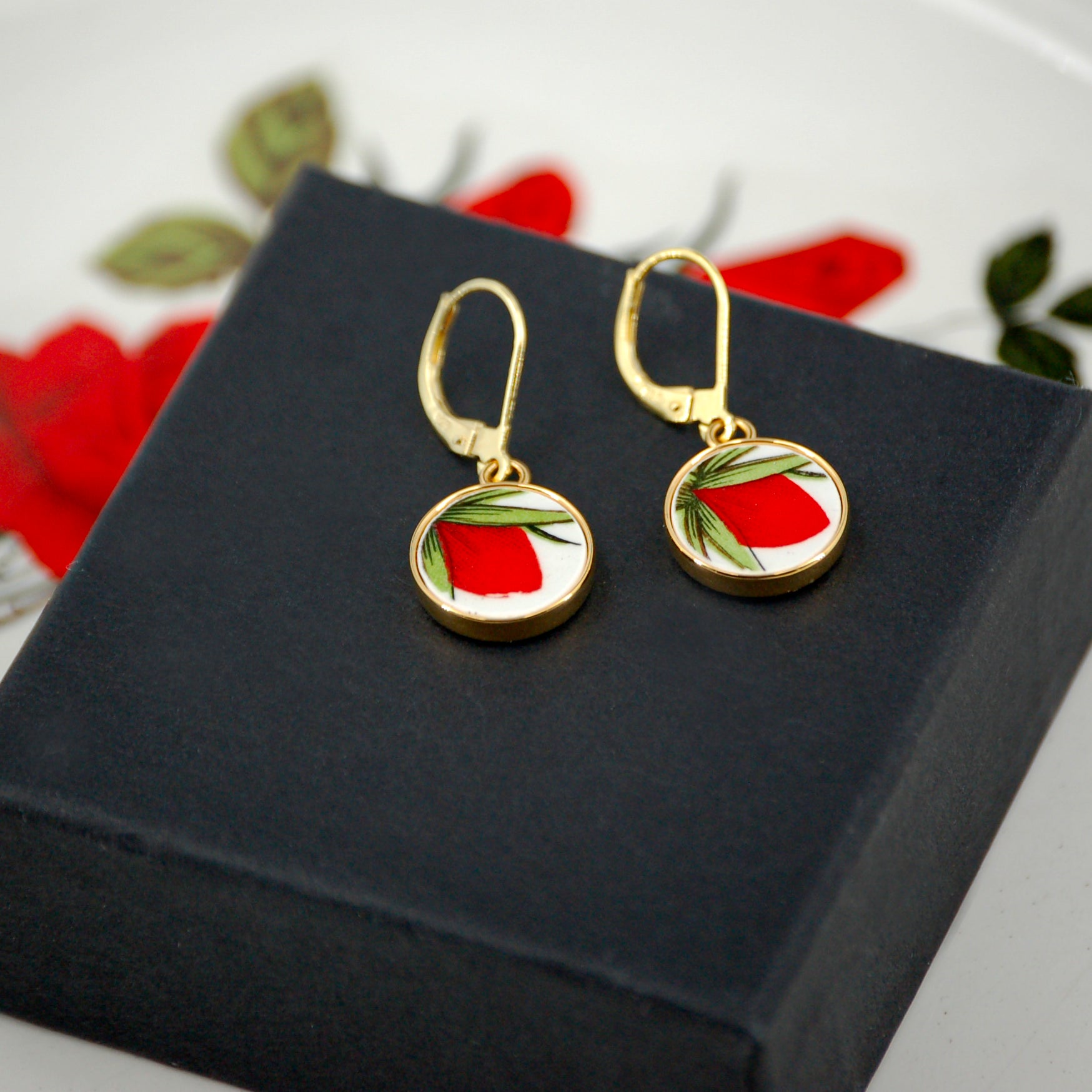 "Rosebud" earrings, gold finish