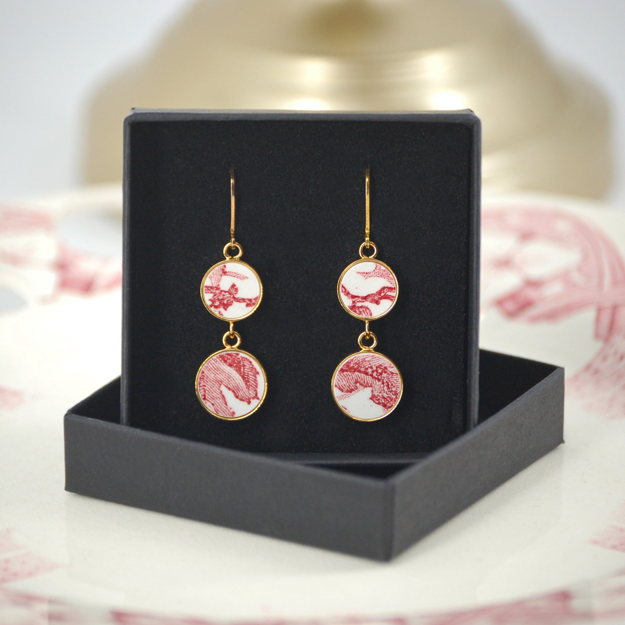 "Footprints in old rose" earrings, gold finish
