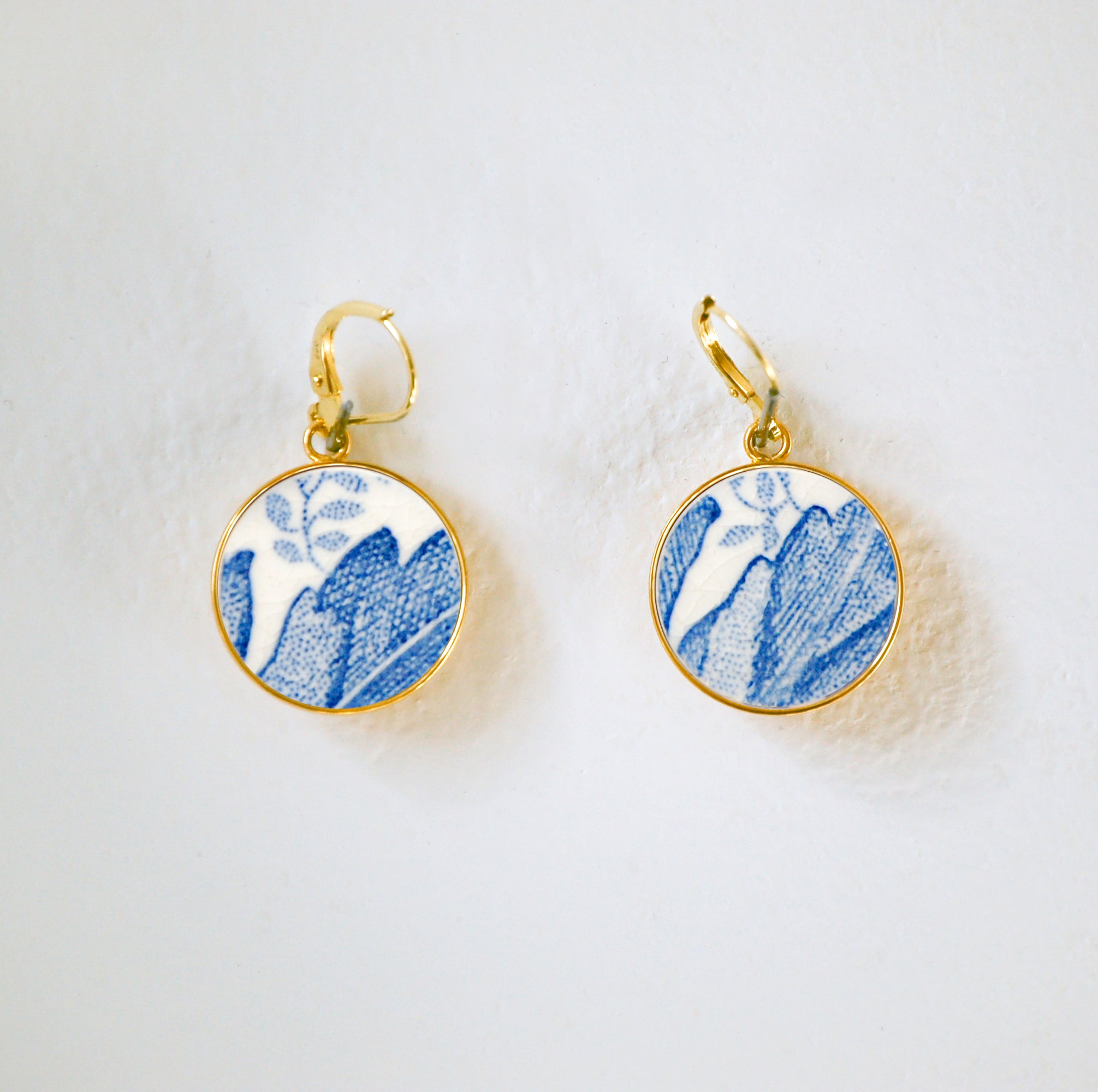 "Small blue flowers" earrings, gold finish