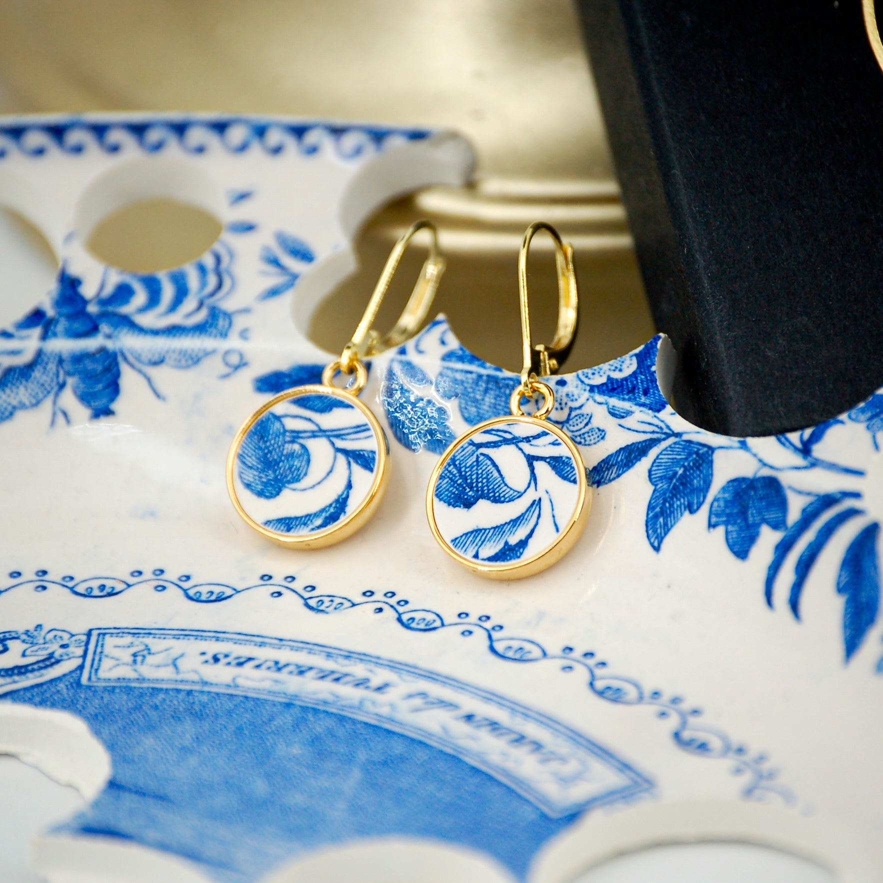 Boucles d'oreilles "Petites feuilles bleues", finition or