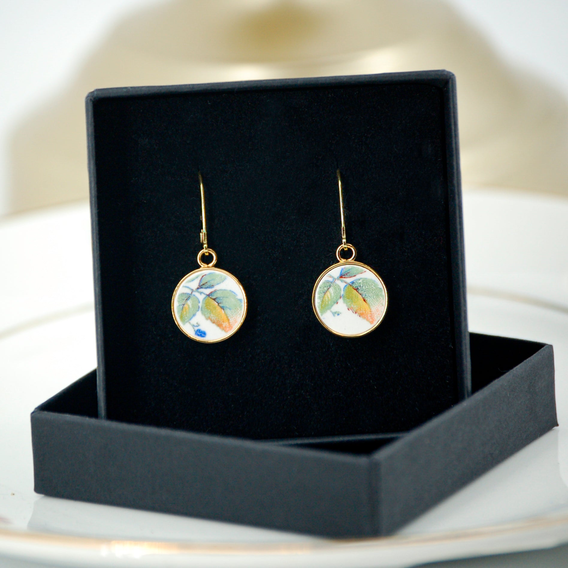 "Berry Leaves" earrings, gold finish