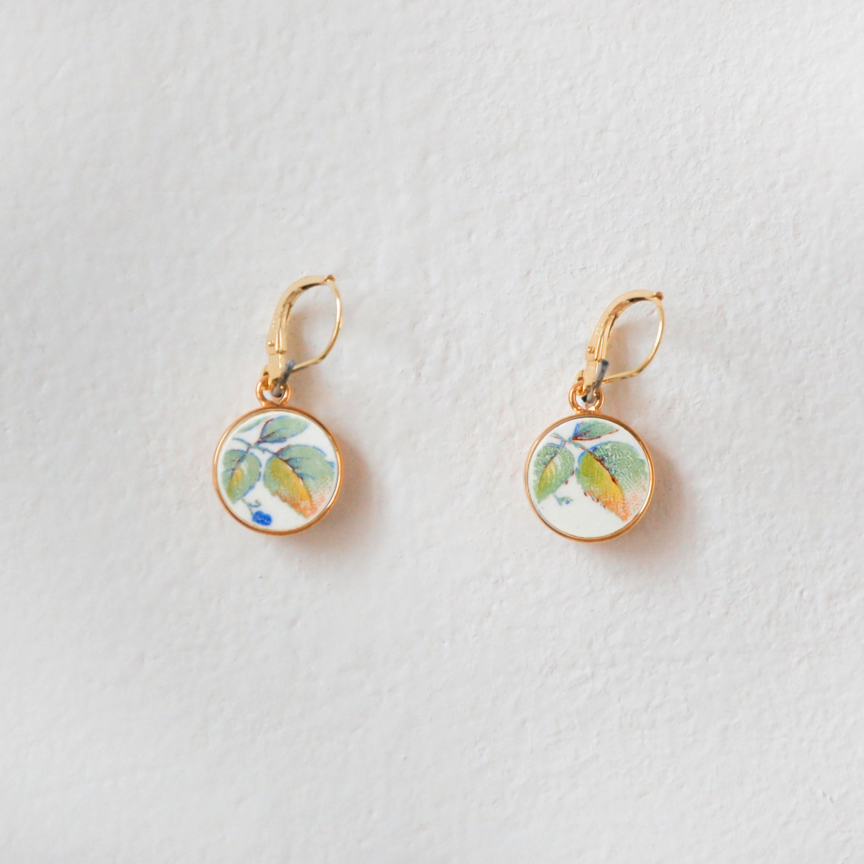 Boucles d'oreilles "Feuilles de baies", finition or