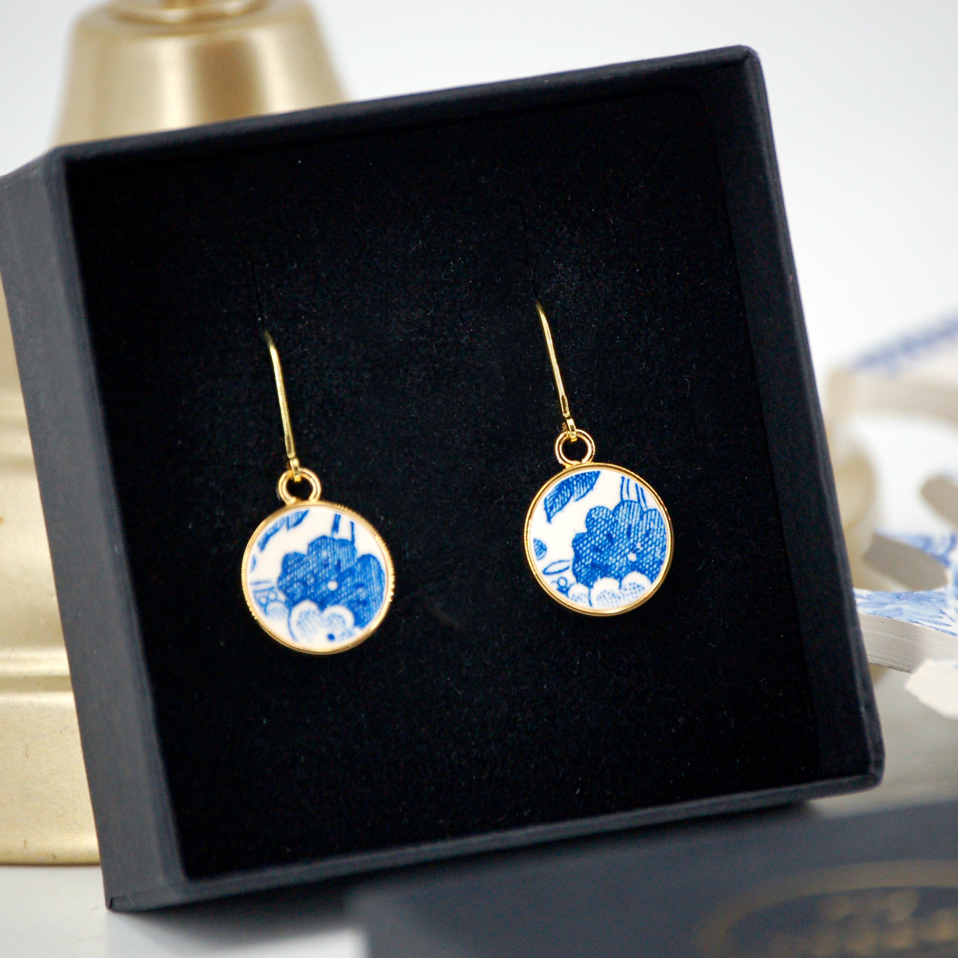 Boucles d'oreilles "Petites fleurs bleues", finition or