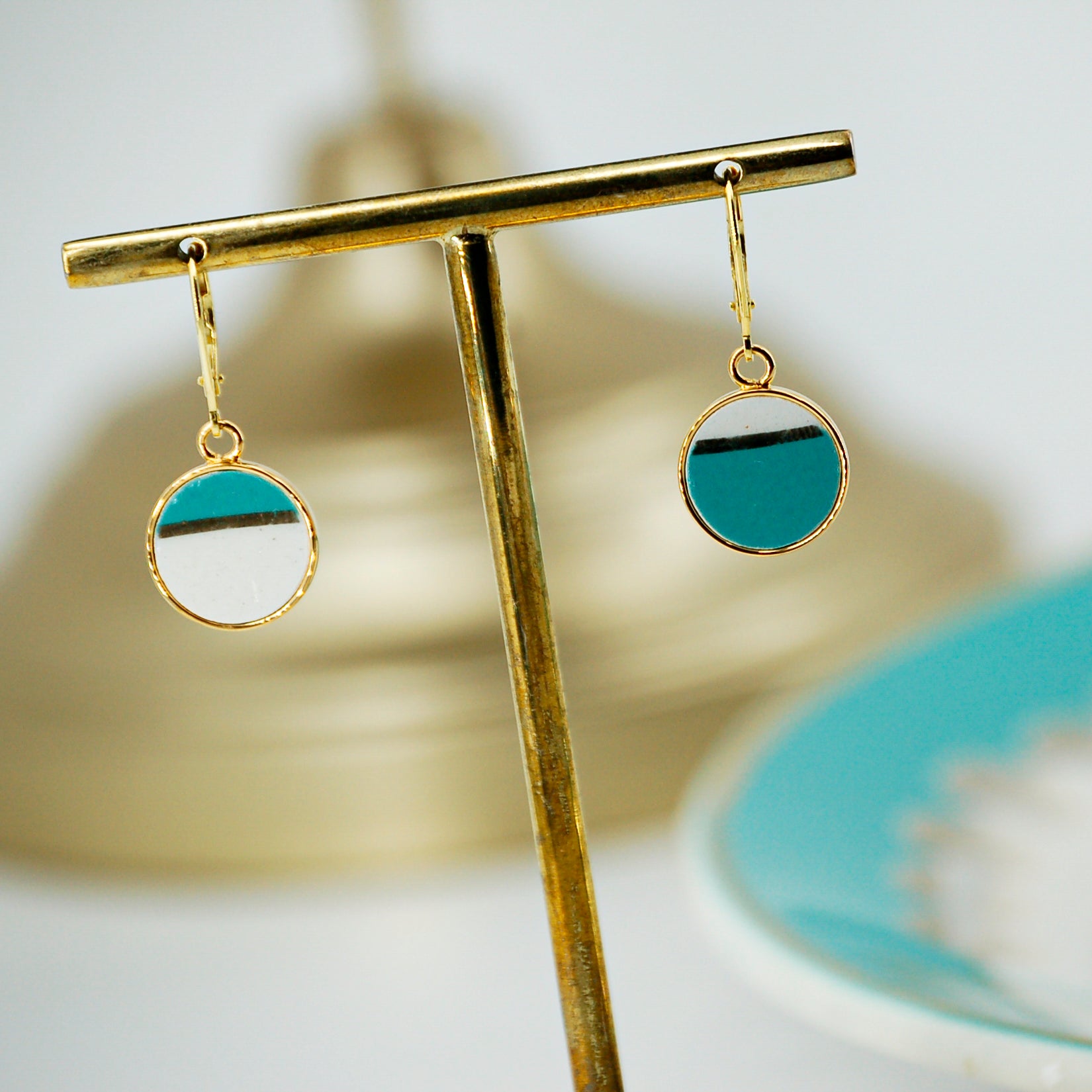 "Asymmetrical Horizon" earrings, gold finish