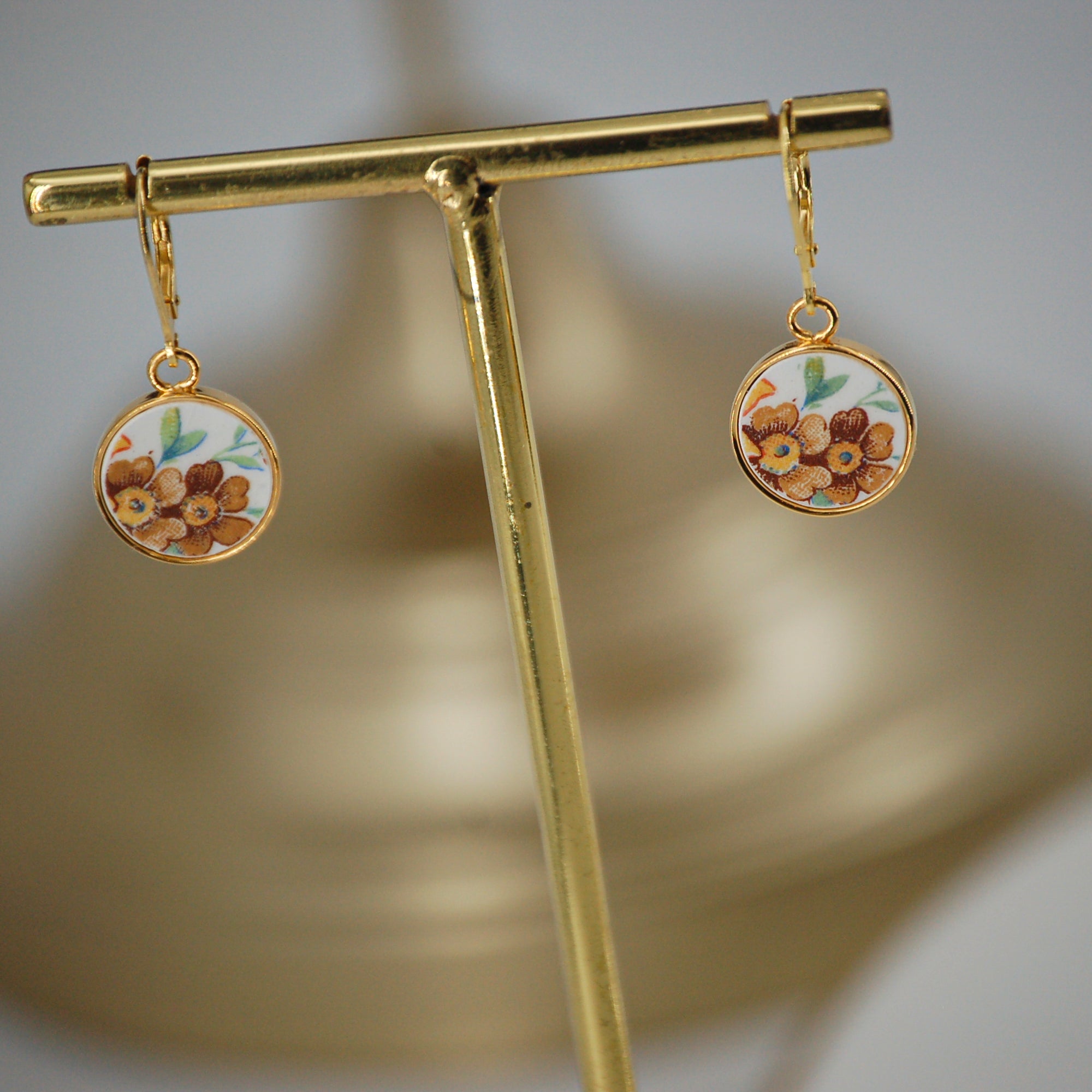 "Small Autumn Flowers" earrings, gold finish