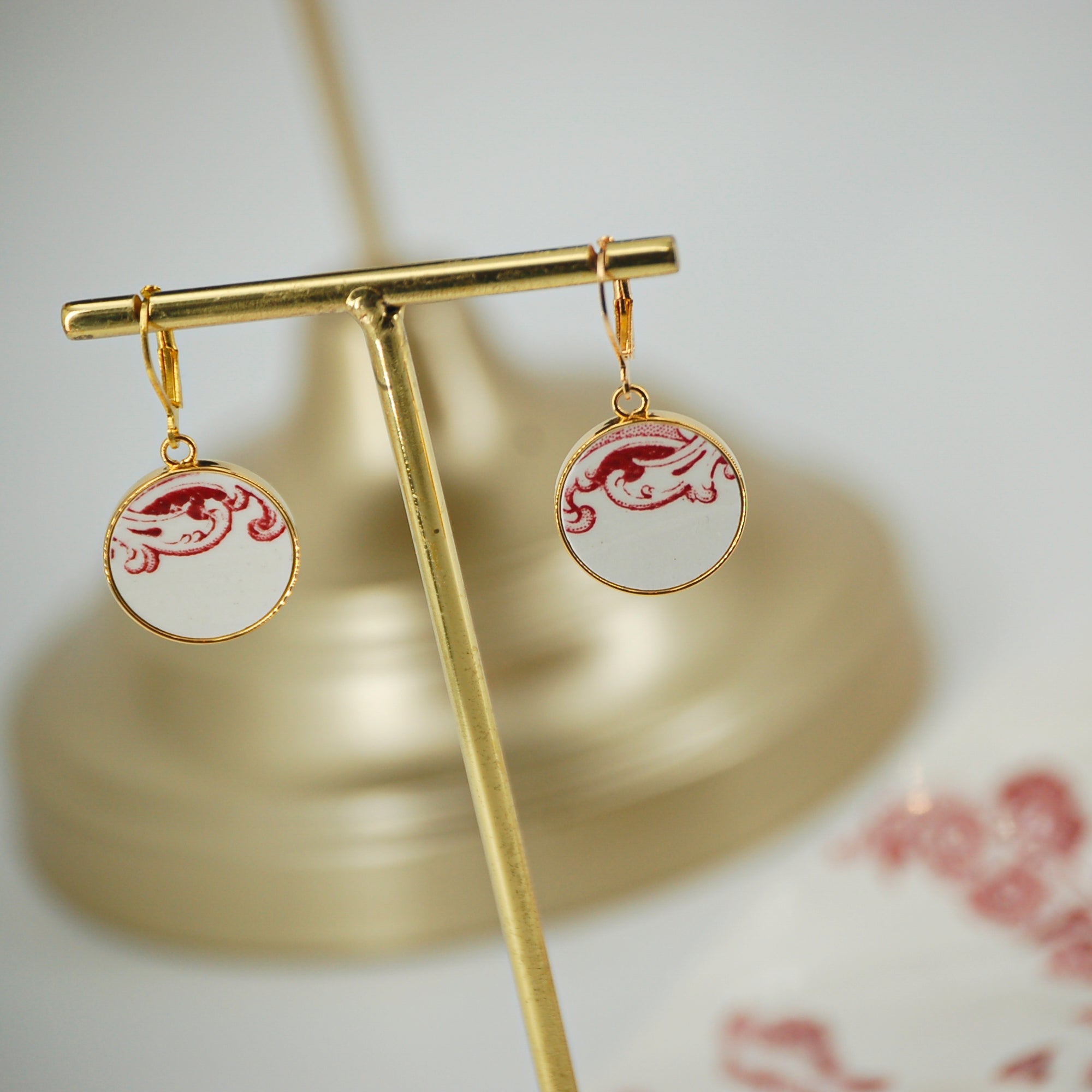 "Swirls in old rose" earrings, gold finish