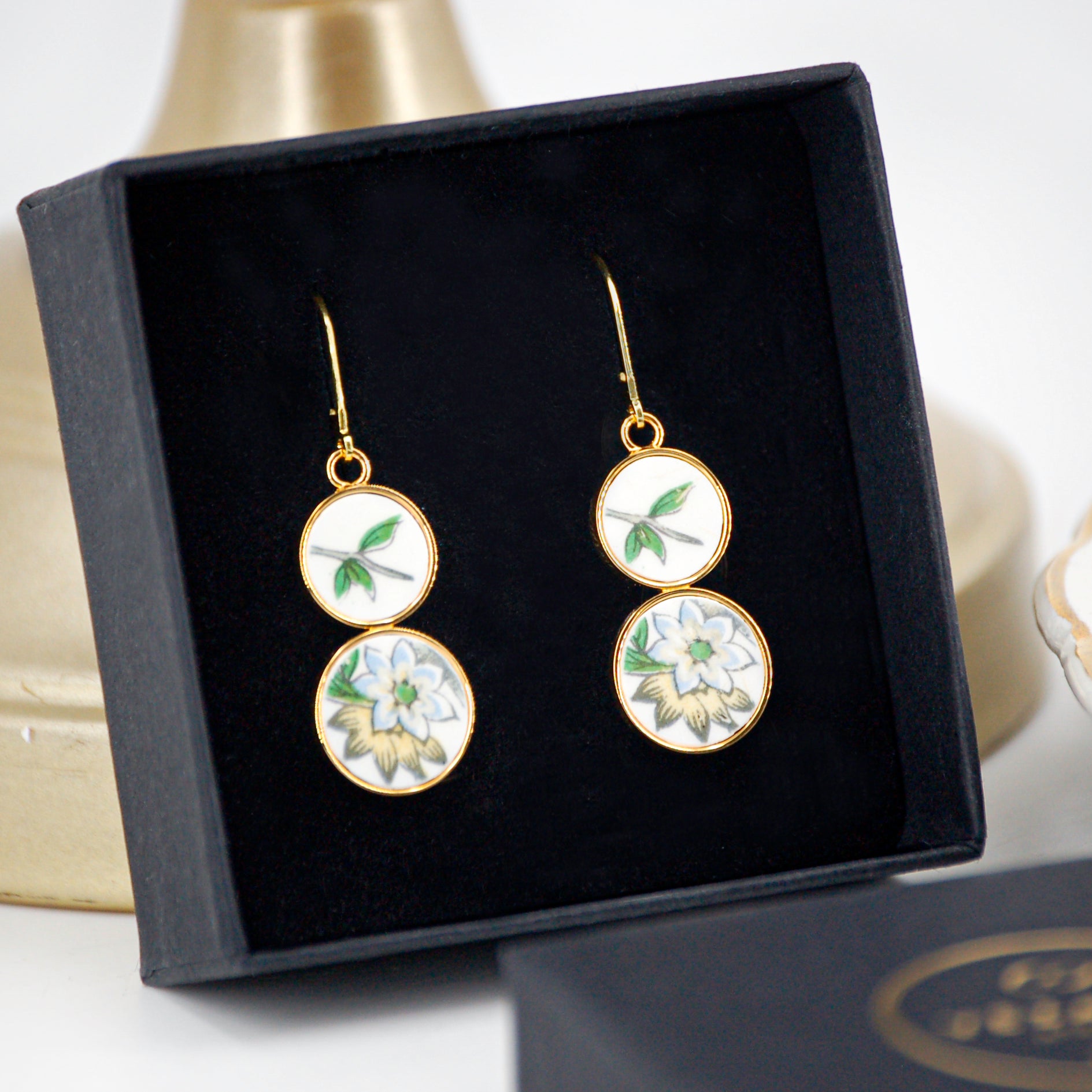 "Freshness of a Flower" earrings, gold finish