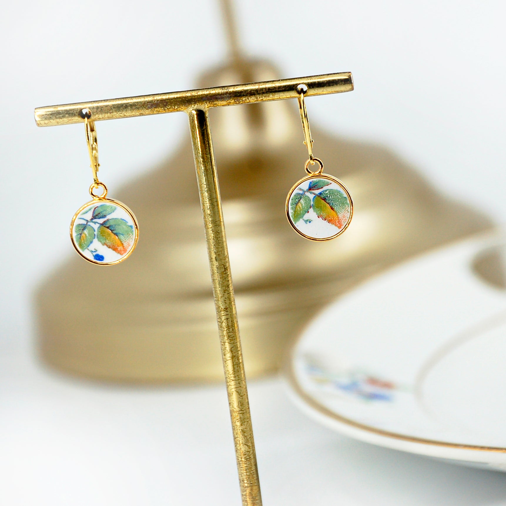 "Berry Leaves" earrings, gold finish
