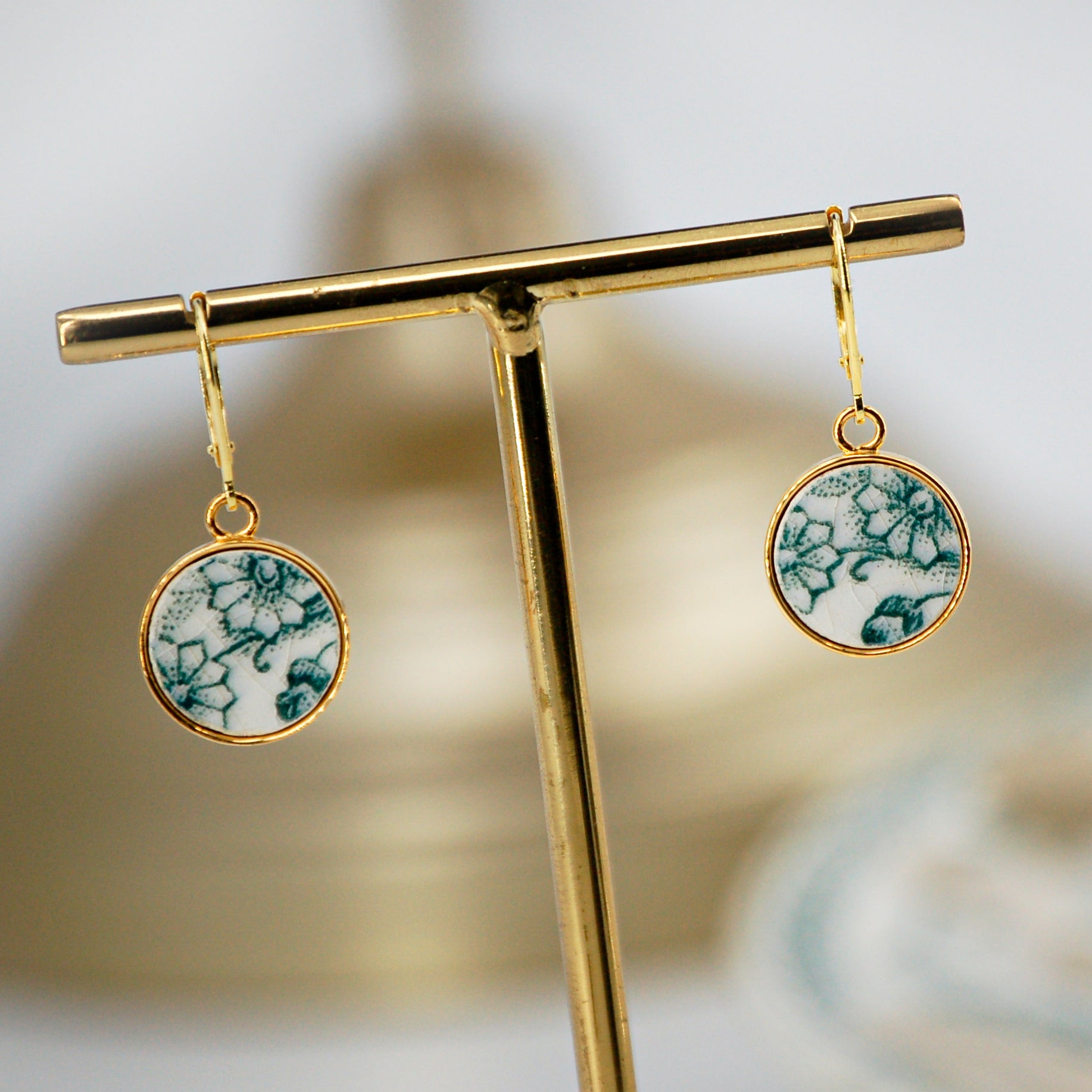 "Small green flowers" earrings, gold finish