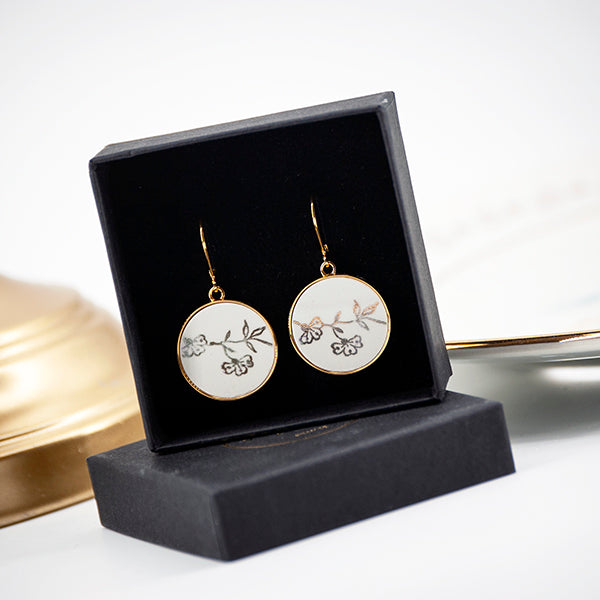 "Small flowers and golden leaves" earrings, gold finish