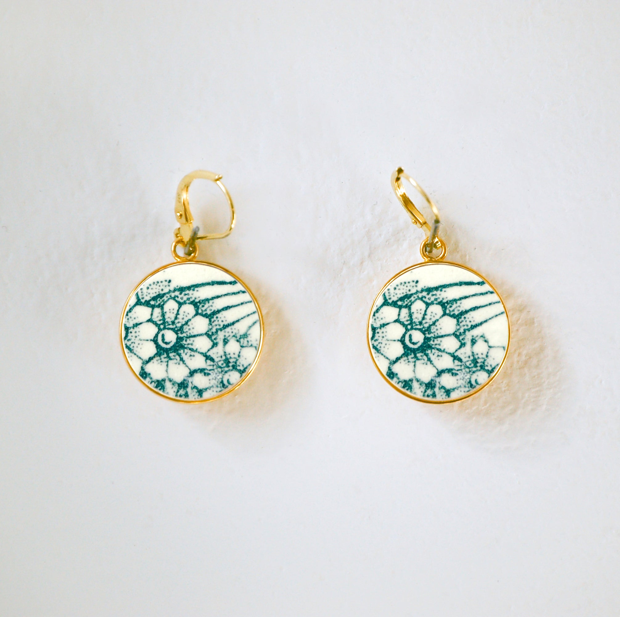 "Green Flowers" earrings, gold finish