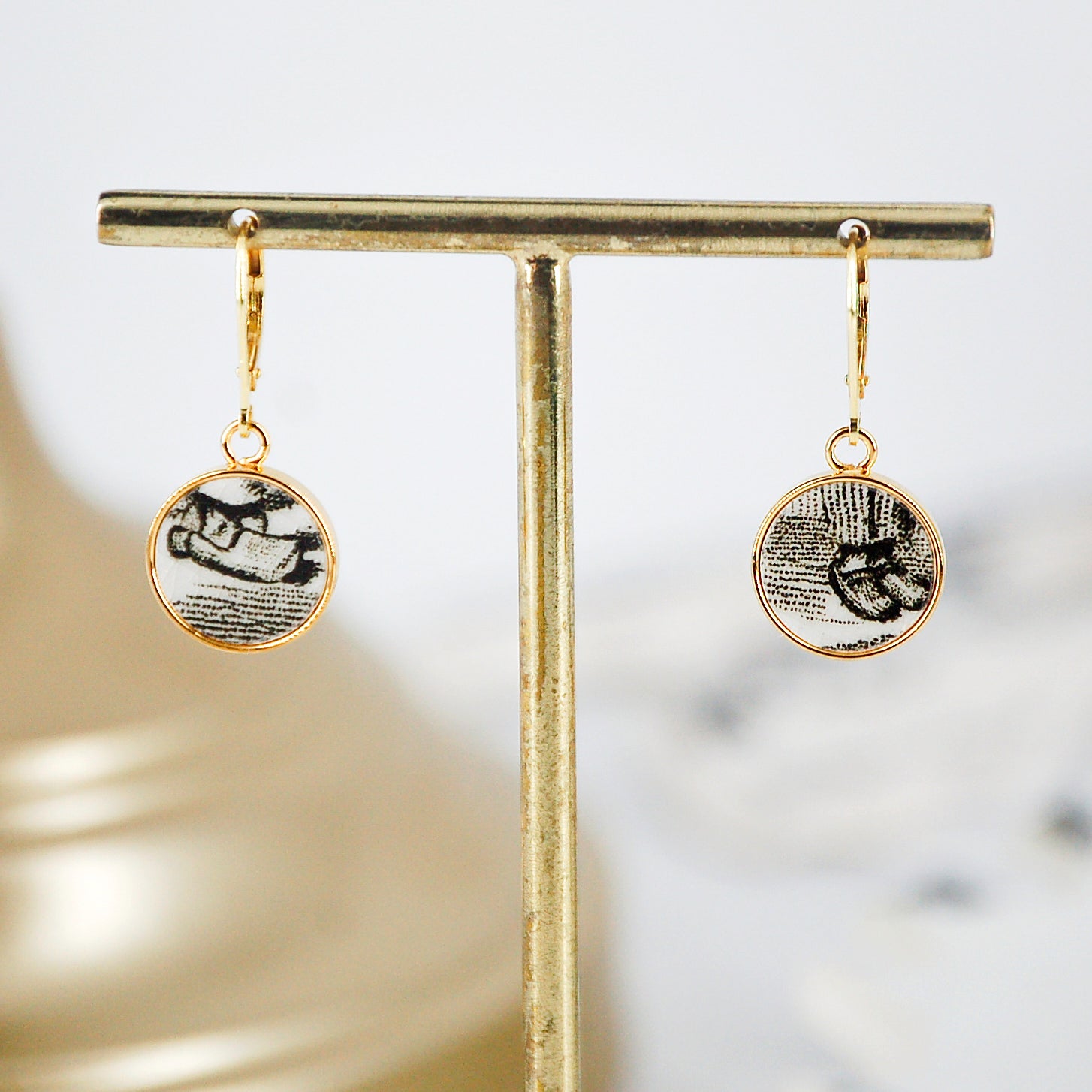 "Little Clogs" earrings, gold finish