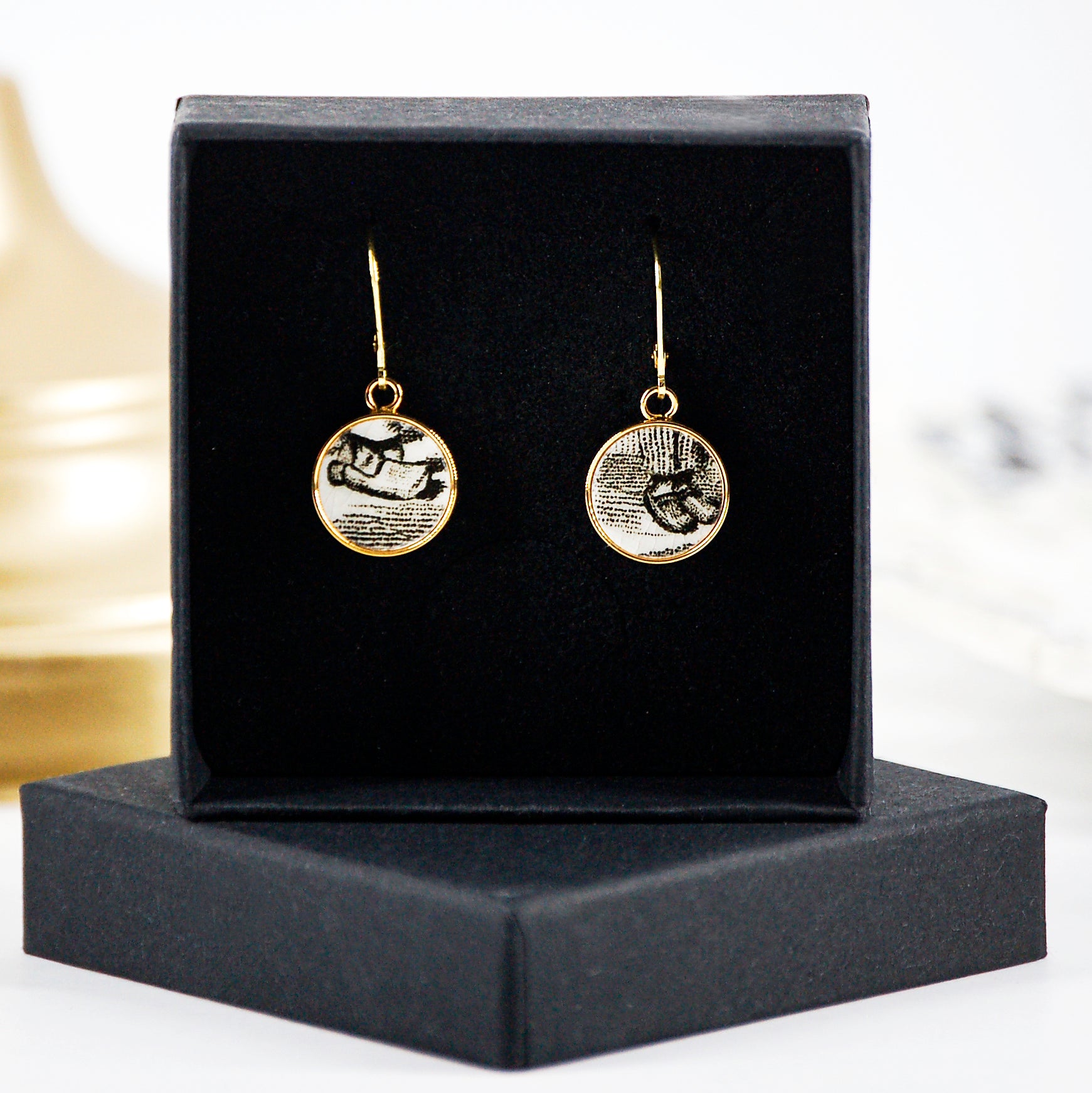 "Little Clogs" earrings, gold finish