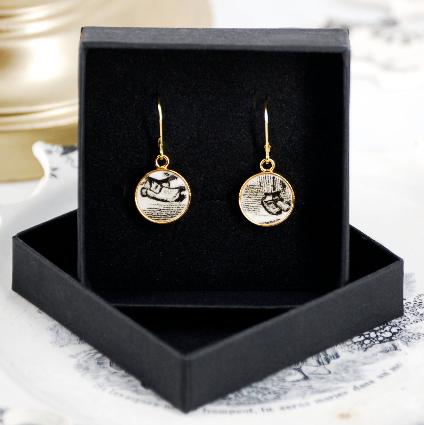 "Little Clogs" earrings, gold finish