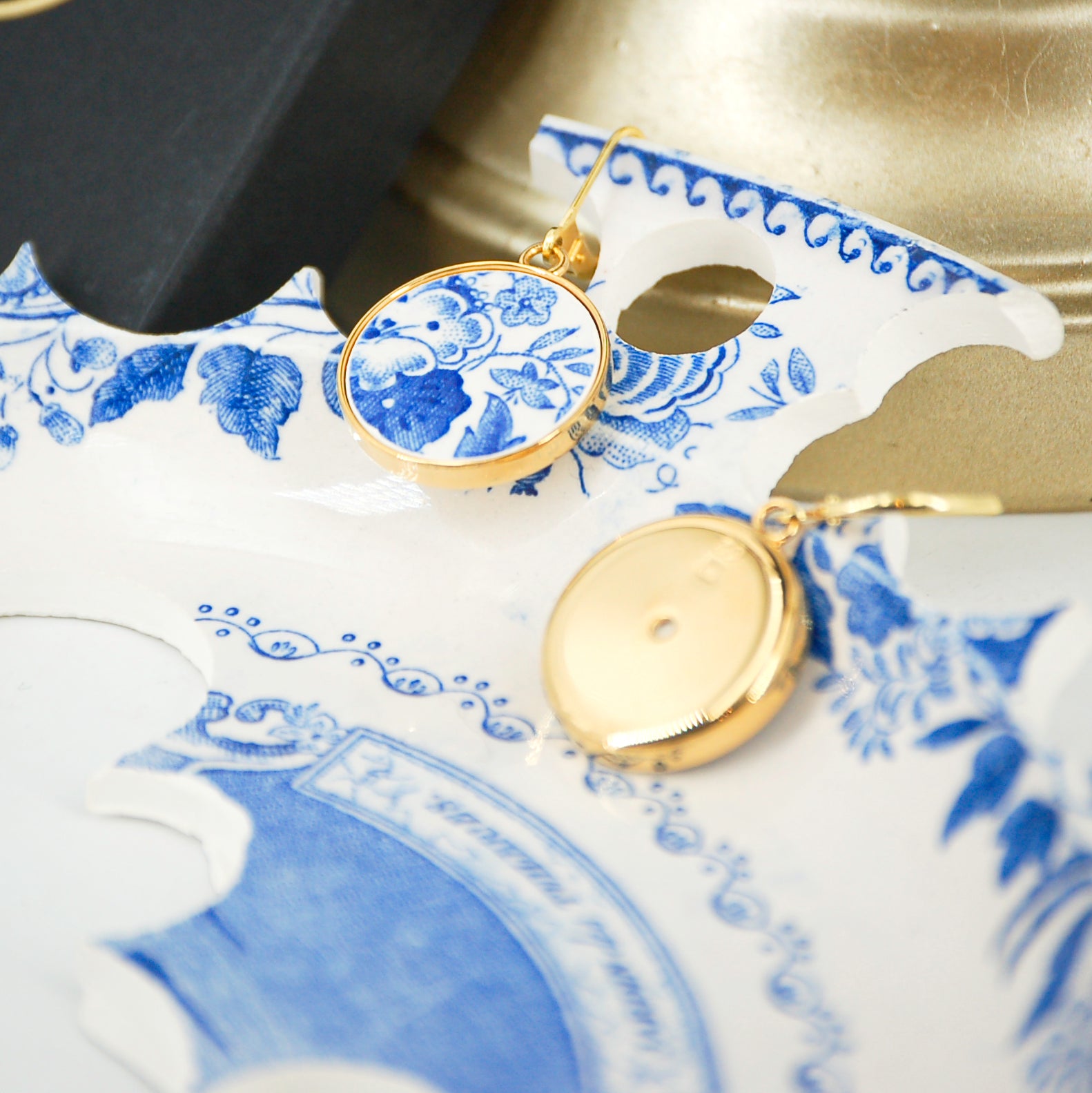 "Small blue flowers" earrings, gold finish