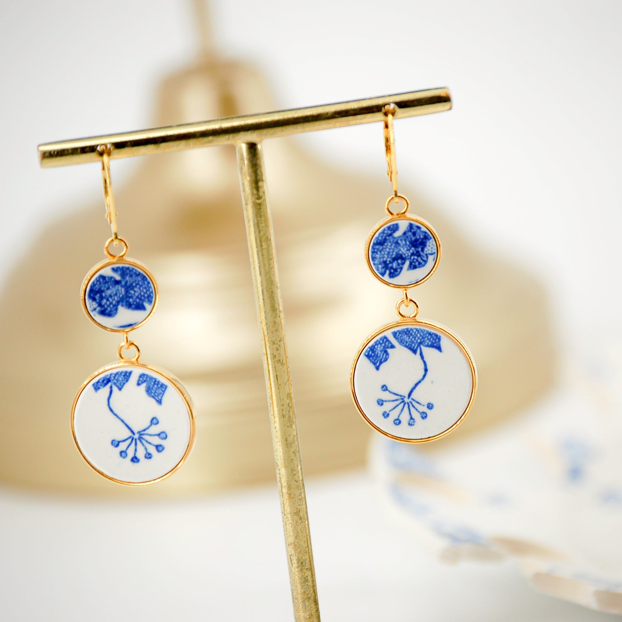 "Blue Flowers and Foliage" earrings, gold finish