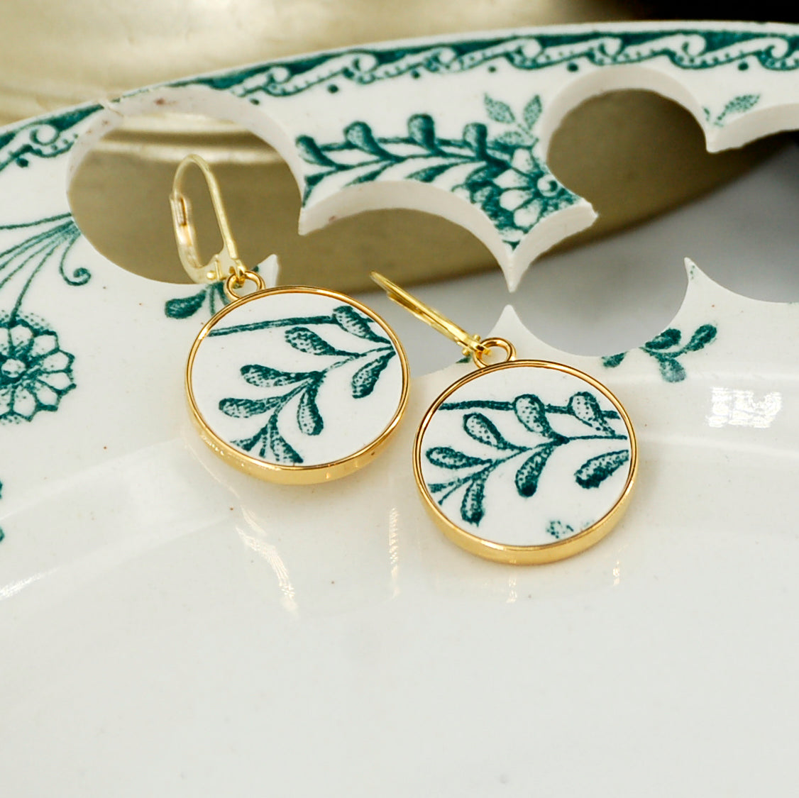 "Green Leaves" earrings, gold finish