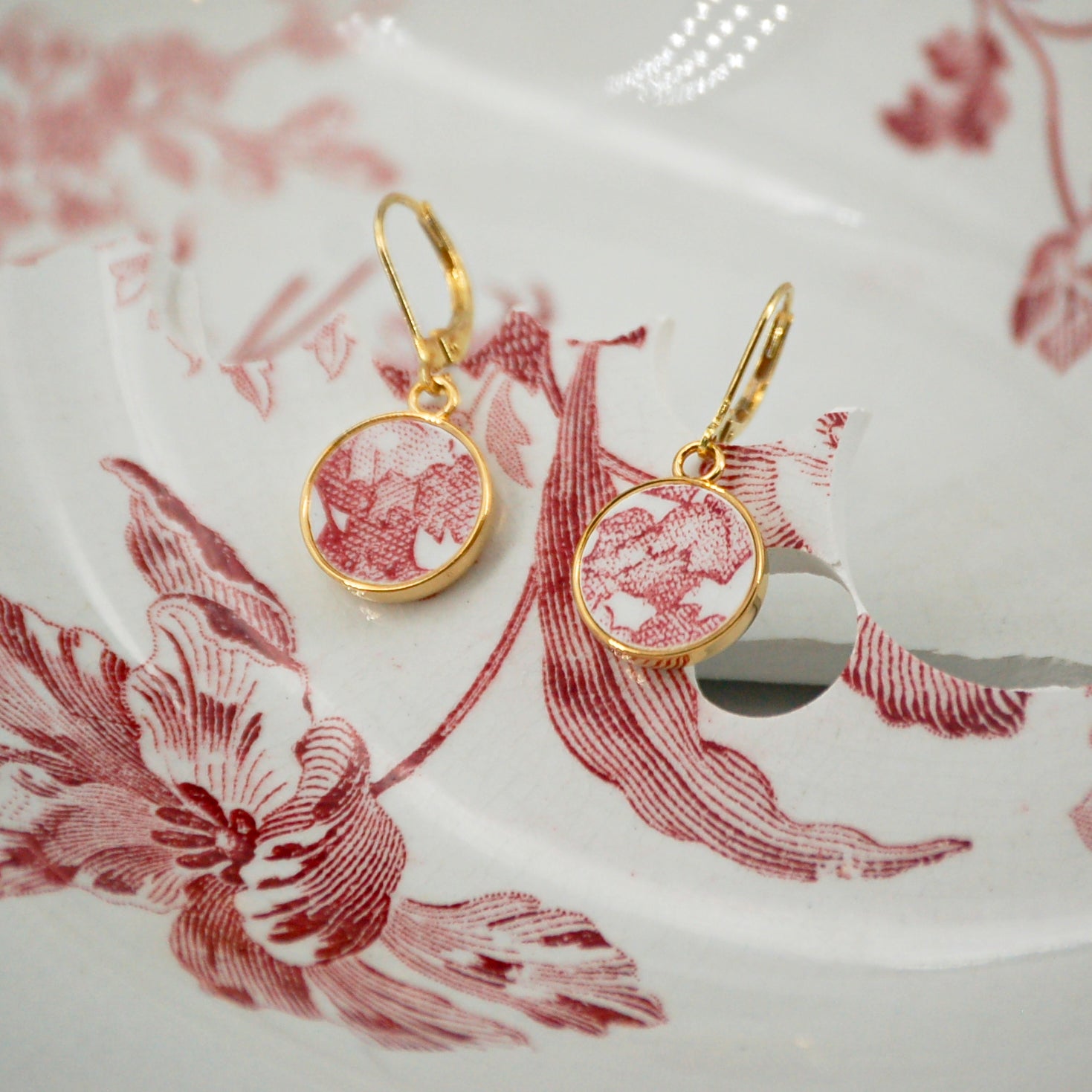 "Little Pink Leaves" earrings, gold finish