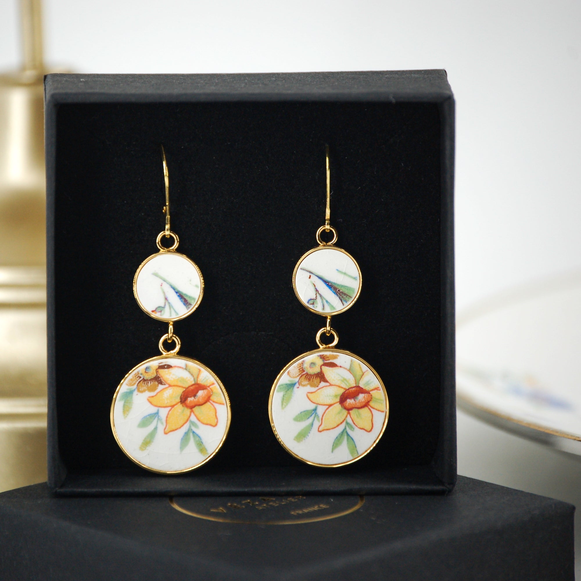 "Bouquet of Daffodils" earrings, gold finish