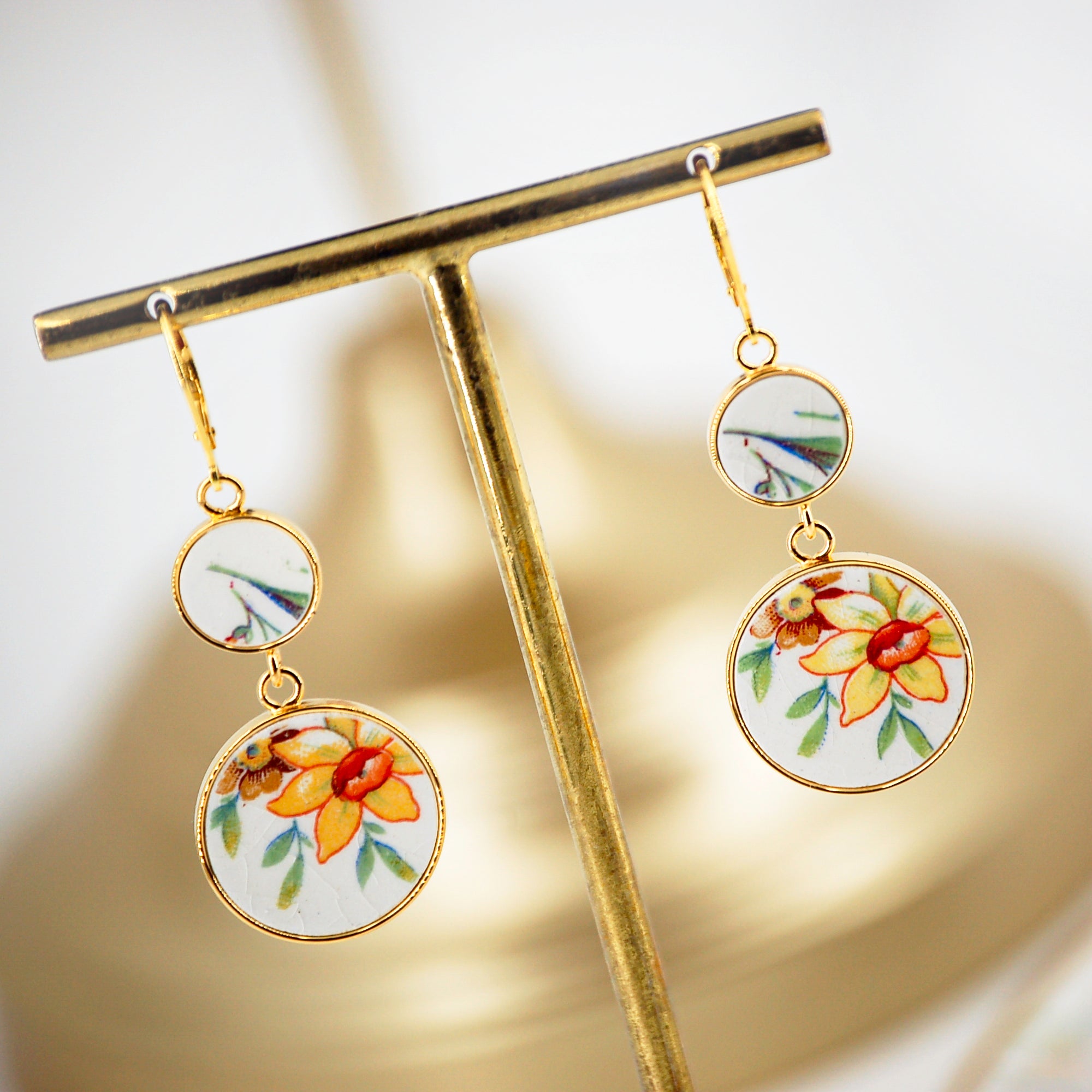 "Bouquet of Daffodils" earrings, gold finish