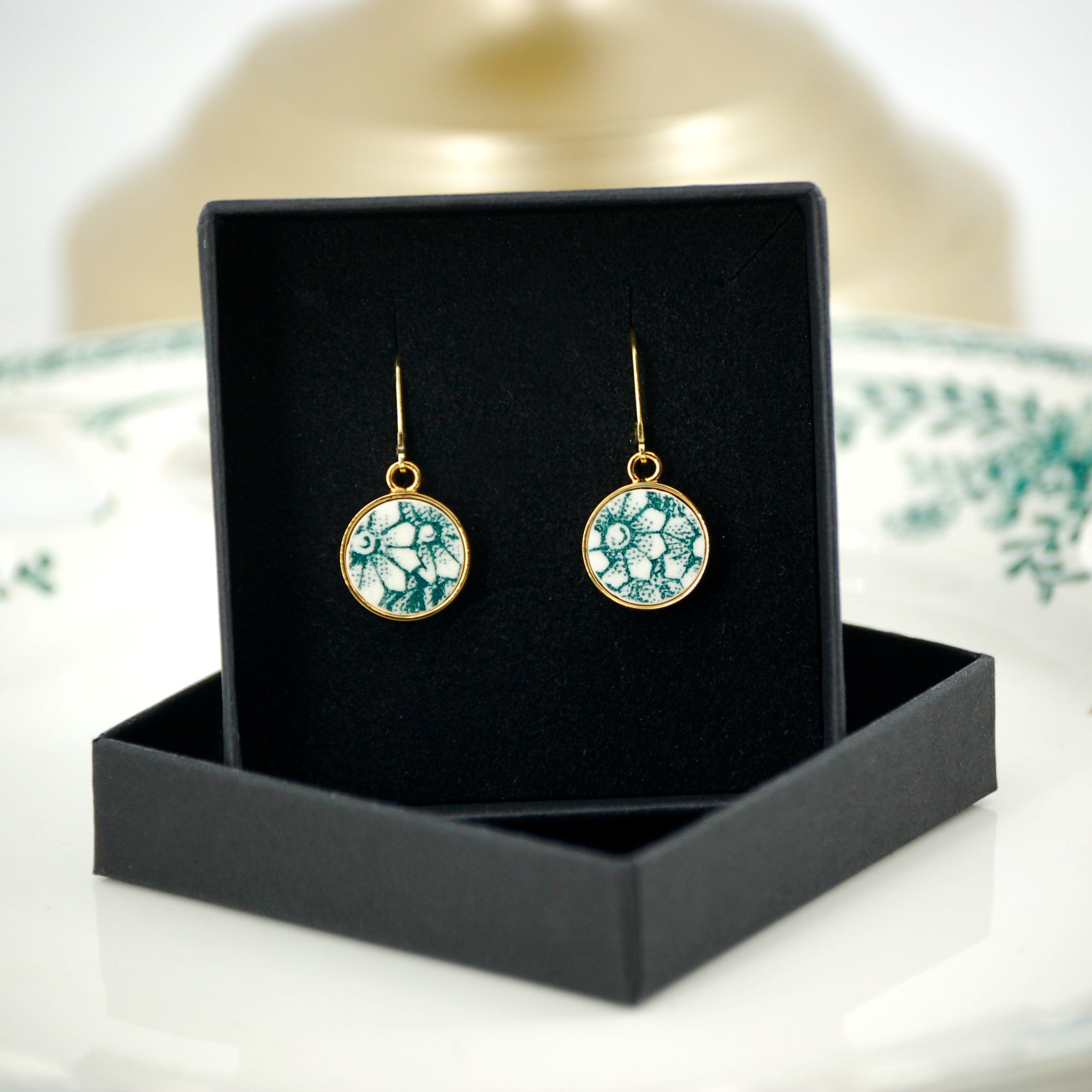 "Small green flowers" earrings, gold finish