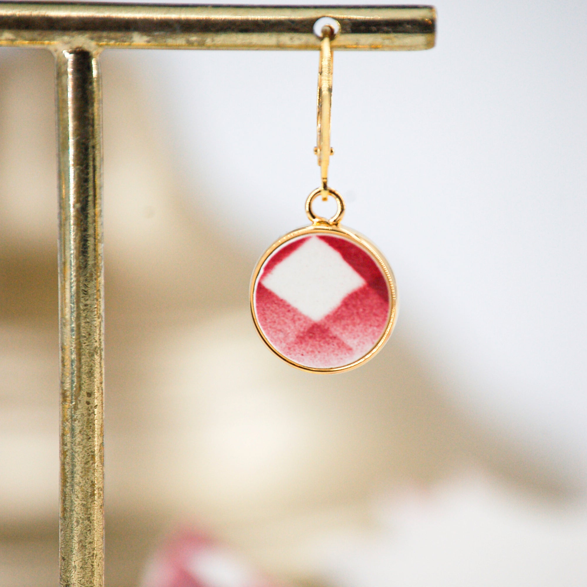 "Diamond pattern in old rose" earrings, gold finish