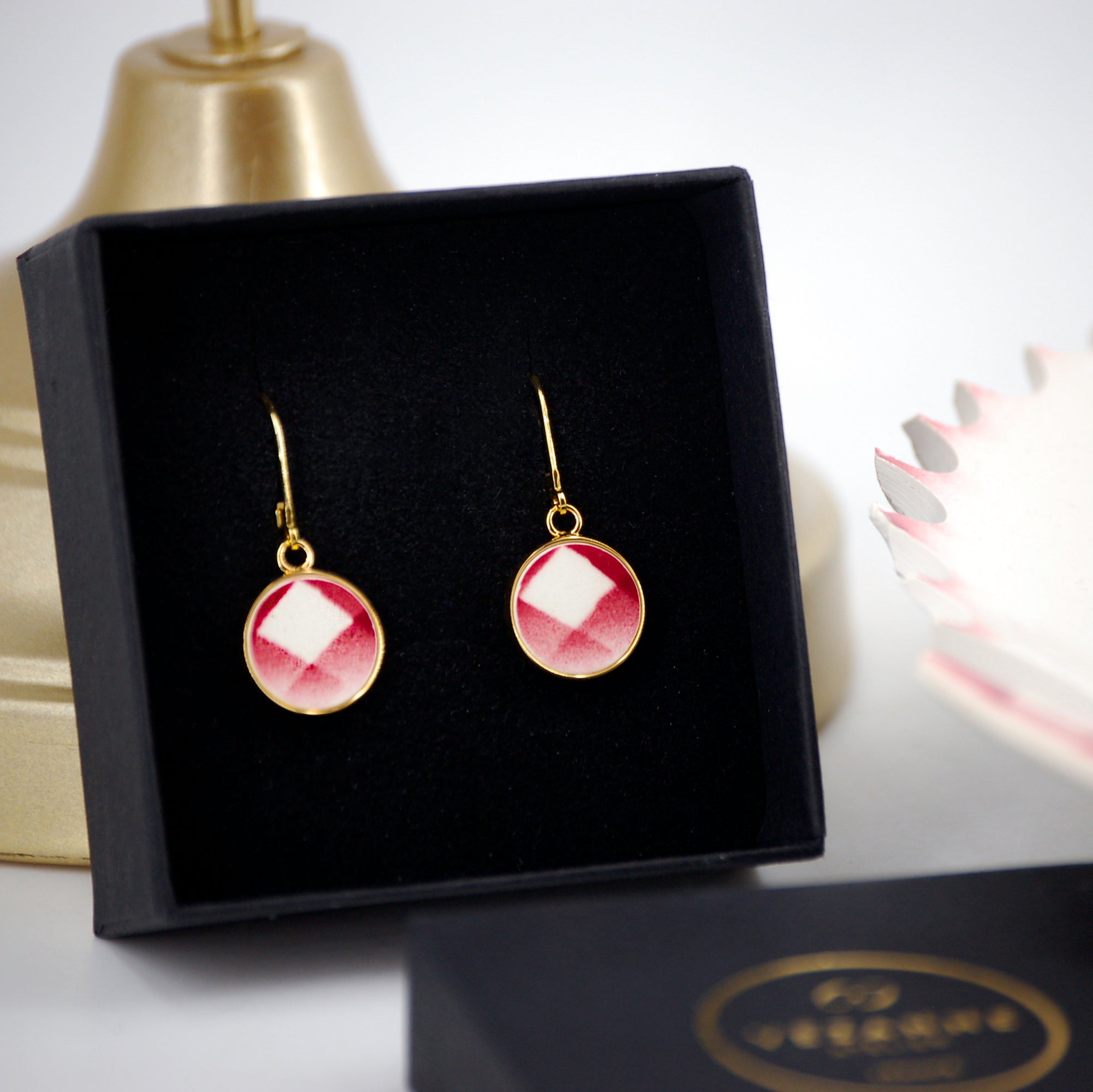 "Diamond pattern in old rose" earrings, gold finish