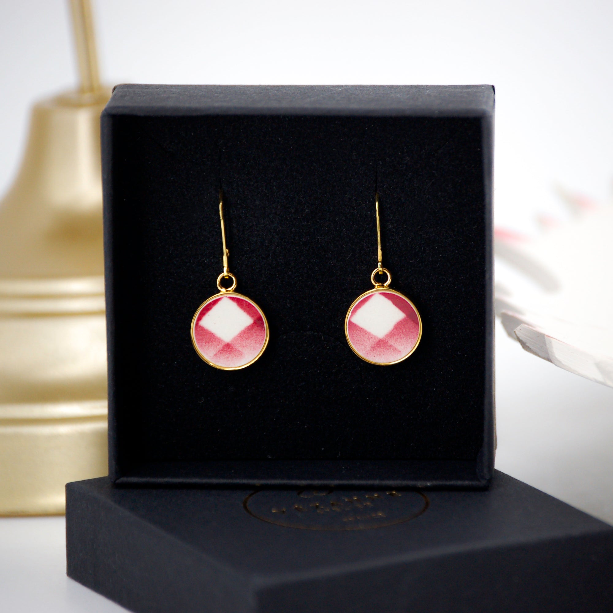 "Diamond pattern in old rose" earrings, gold finish
