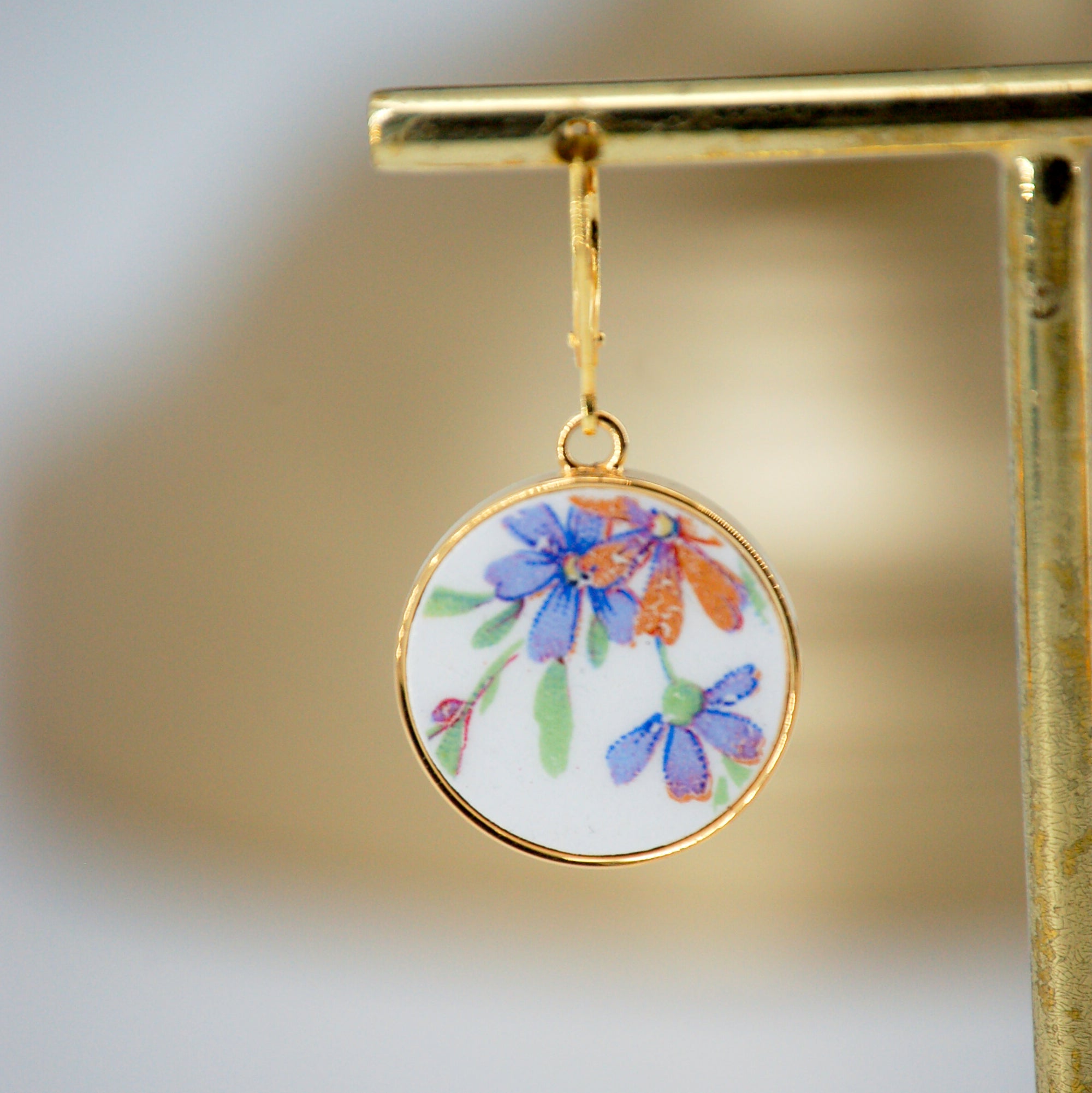 "Small purple flowers" earrings, gold finish