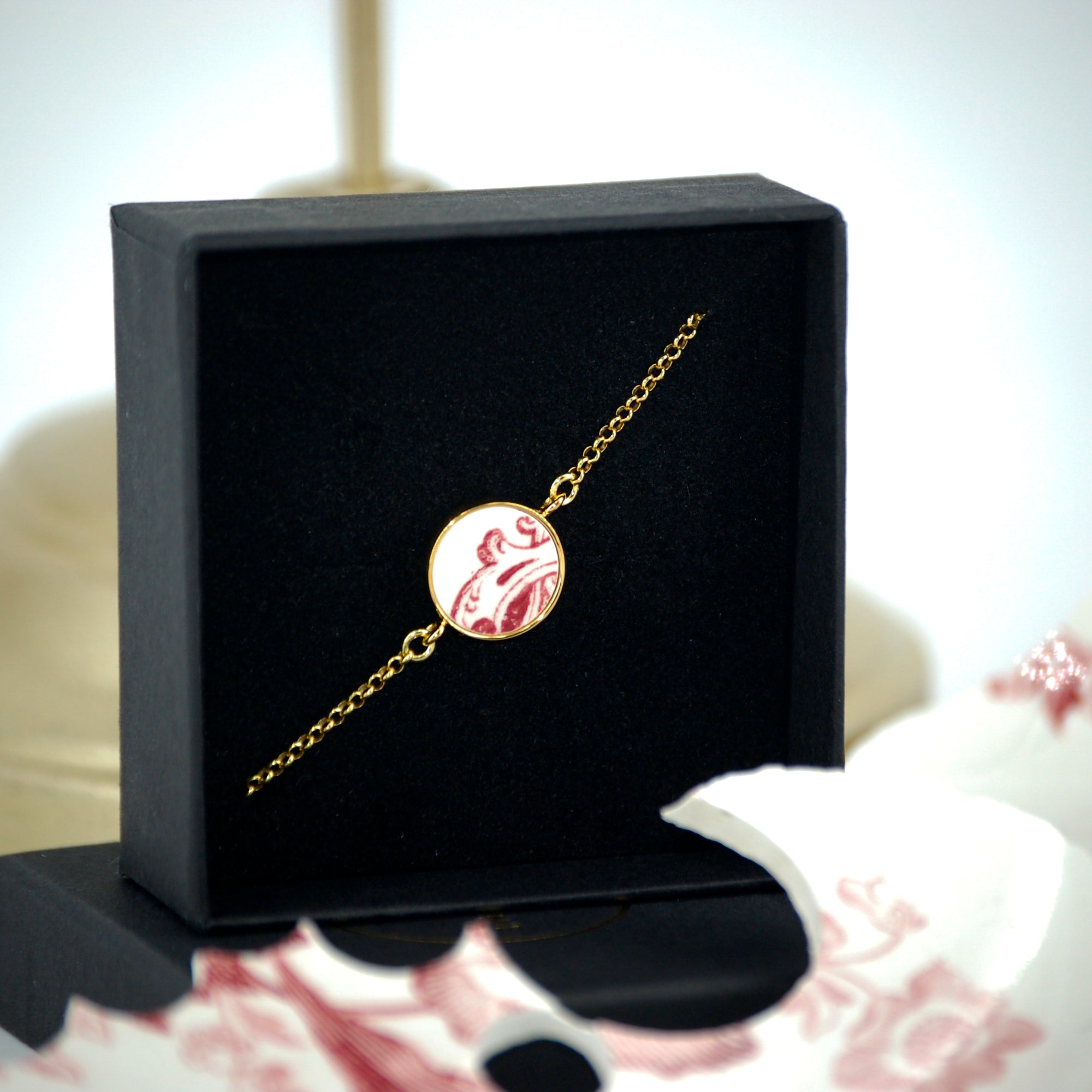 Adjustable bracelet "Volute in old rose", gold finish