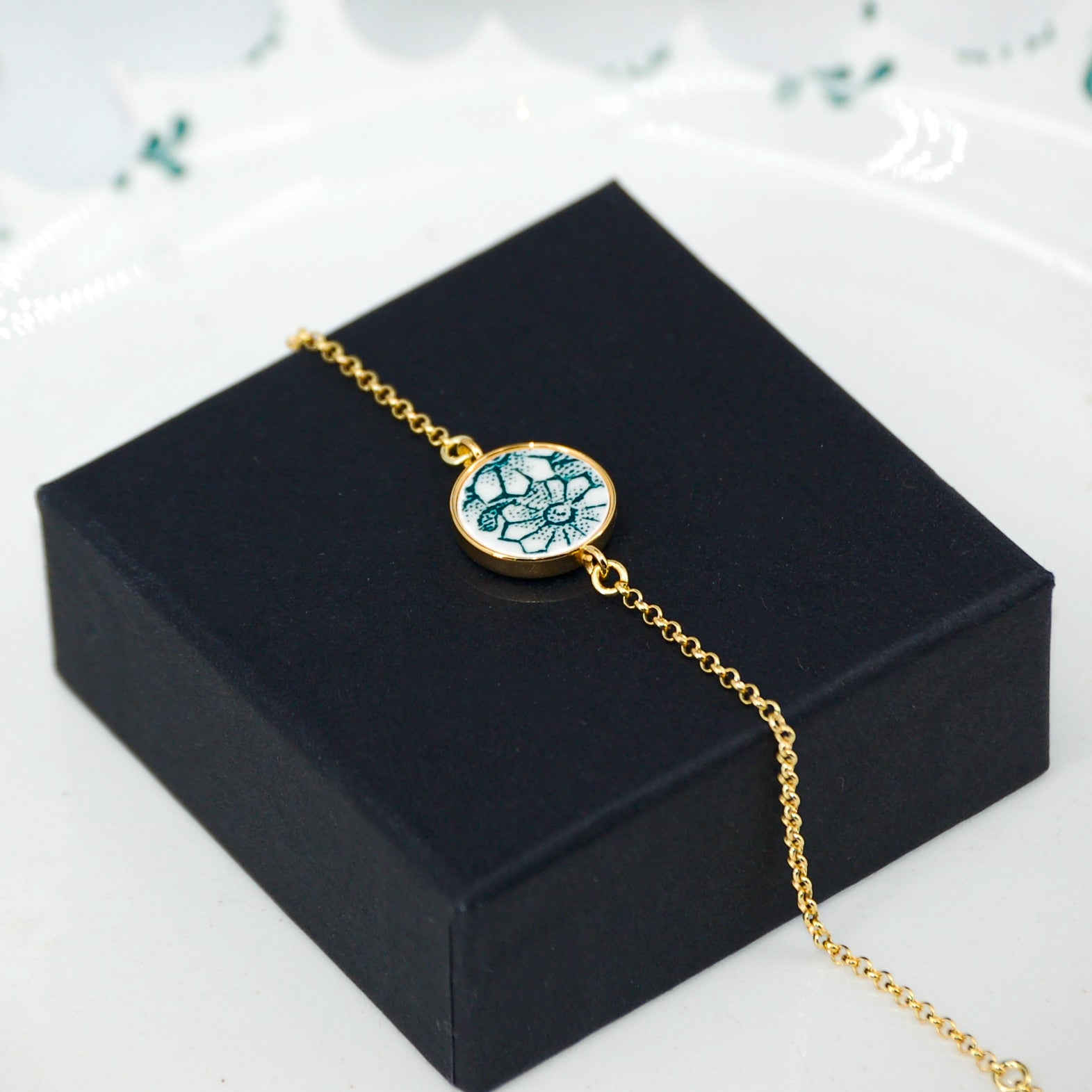 Adjustable bracelet "Green Flowers", gold finish