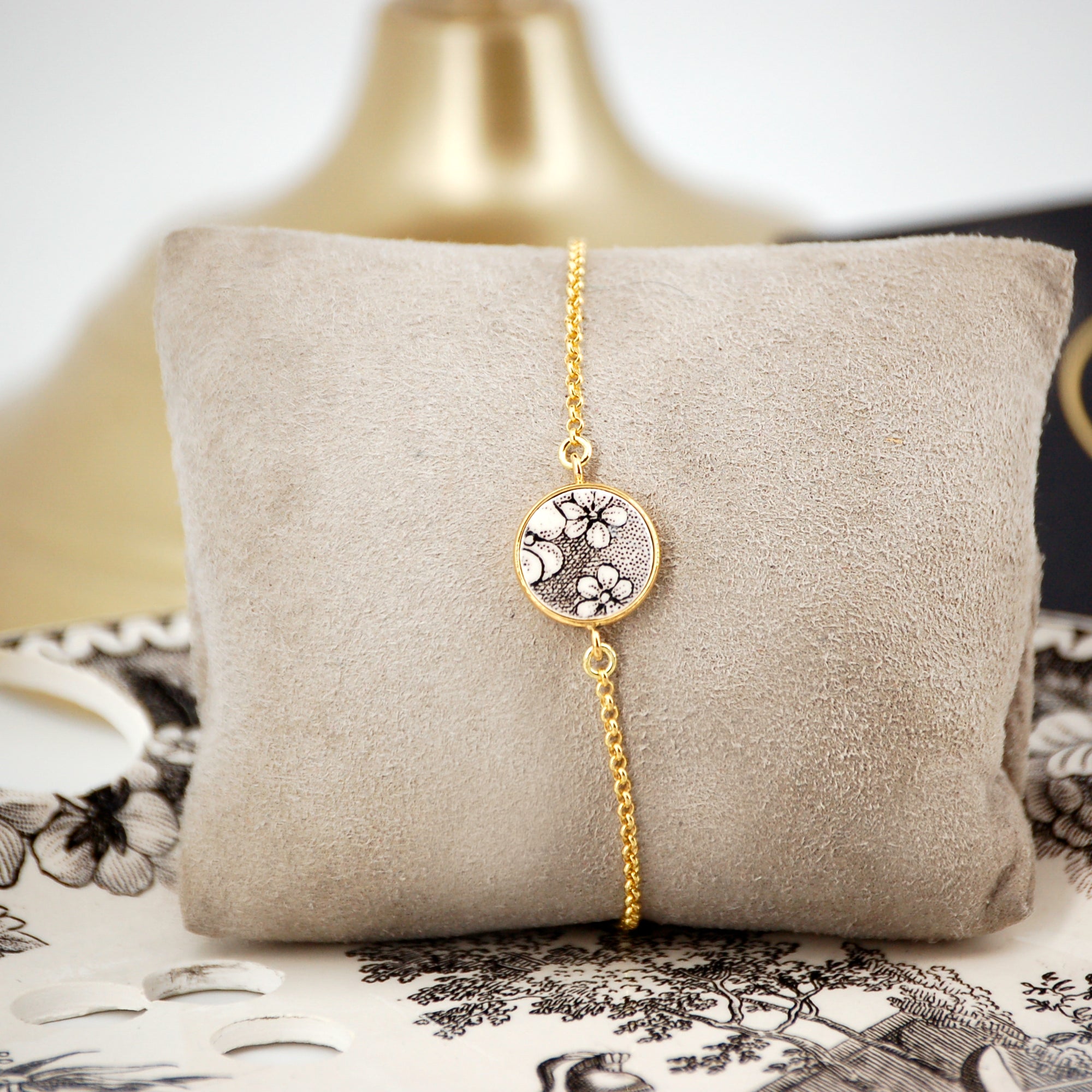 Adjustable "Small Flowers" bracelet, gold finish