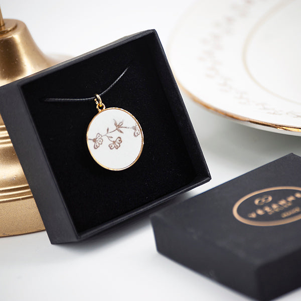 "The delicate branch of golden flowers" pendant, gold finish