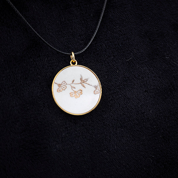 "The delicate branch of golden flowers" pendant, gold finish