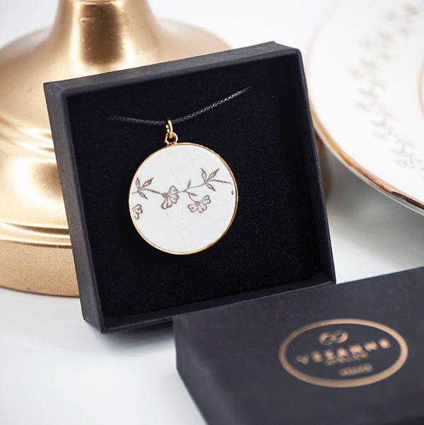 "Little Flowers and Leaves" pendant, gold finish