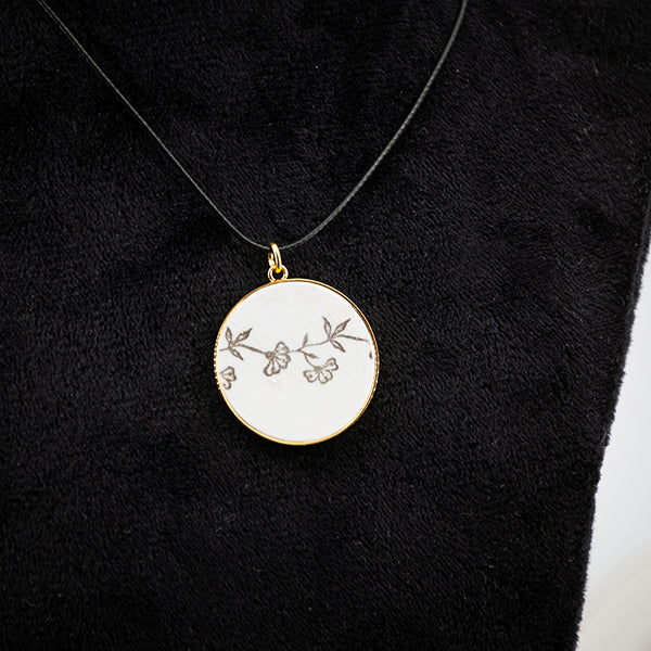 "Little Flowers and Leaves" pendant, gold finish