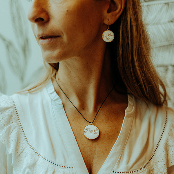 "Small flowers and golden leaves" earrings, gold finish