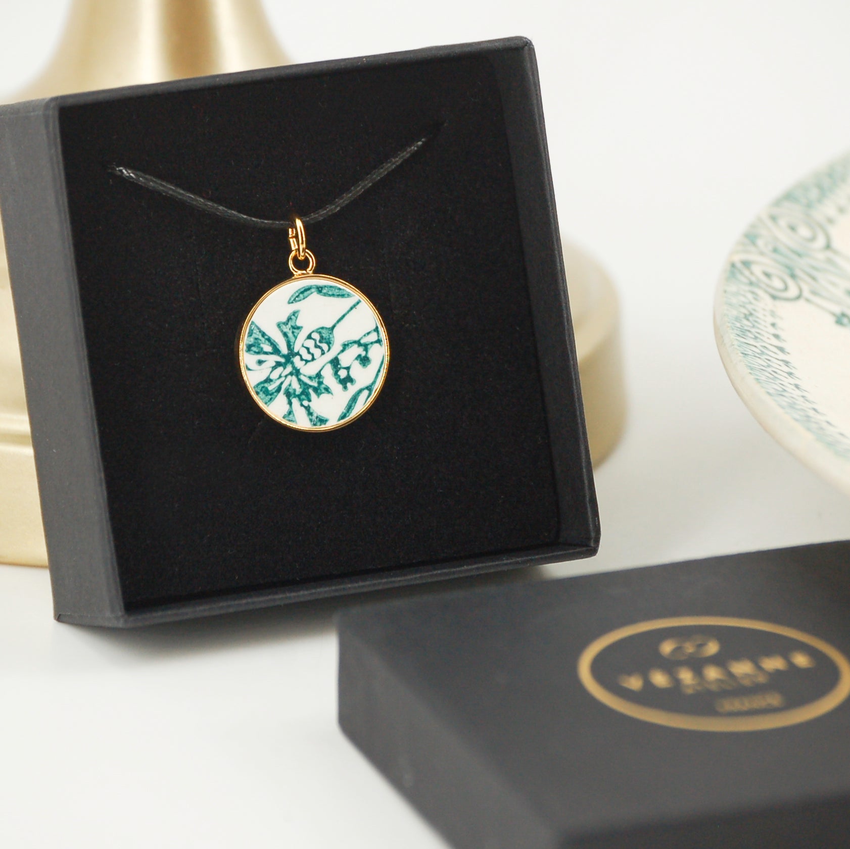 "Cornflower" pendant, gold finish