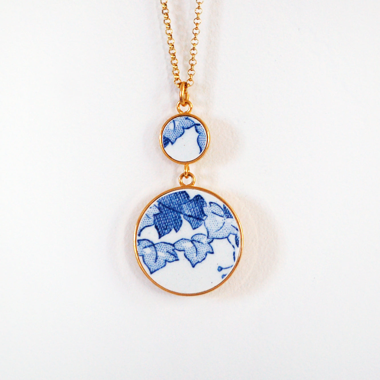 "Blue Foliage" pendant, gold finish
