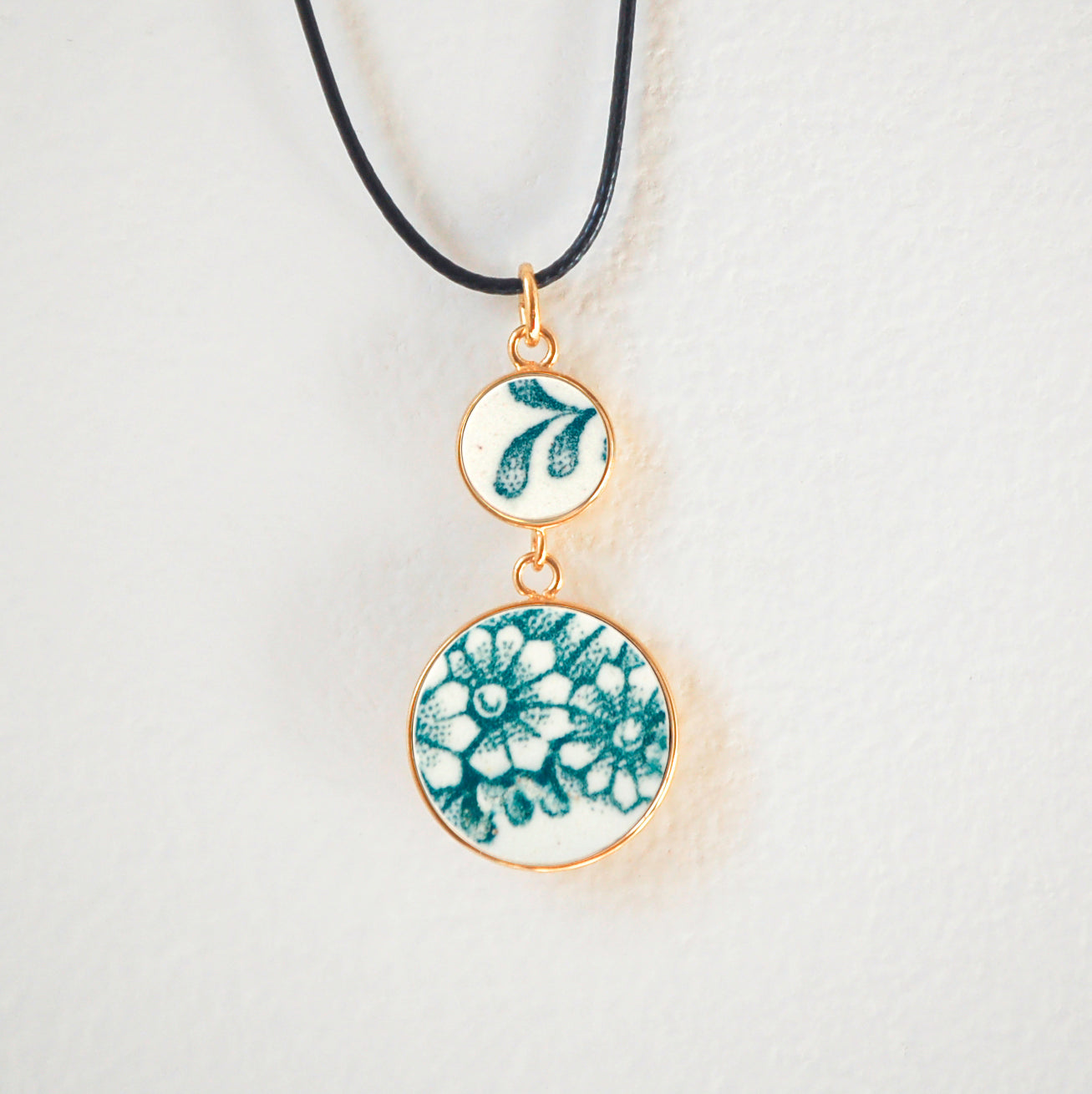 Pendentif "Bouquet de fleurs vertes", finition or