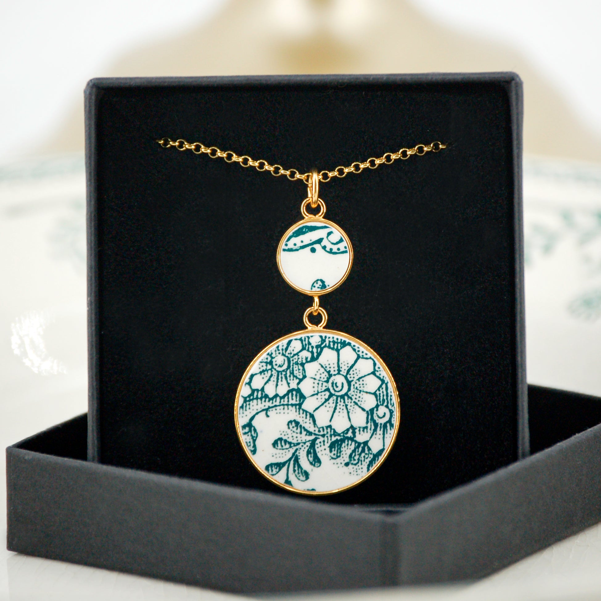 "Bouquet of Green Flowers" pendant, gold finish