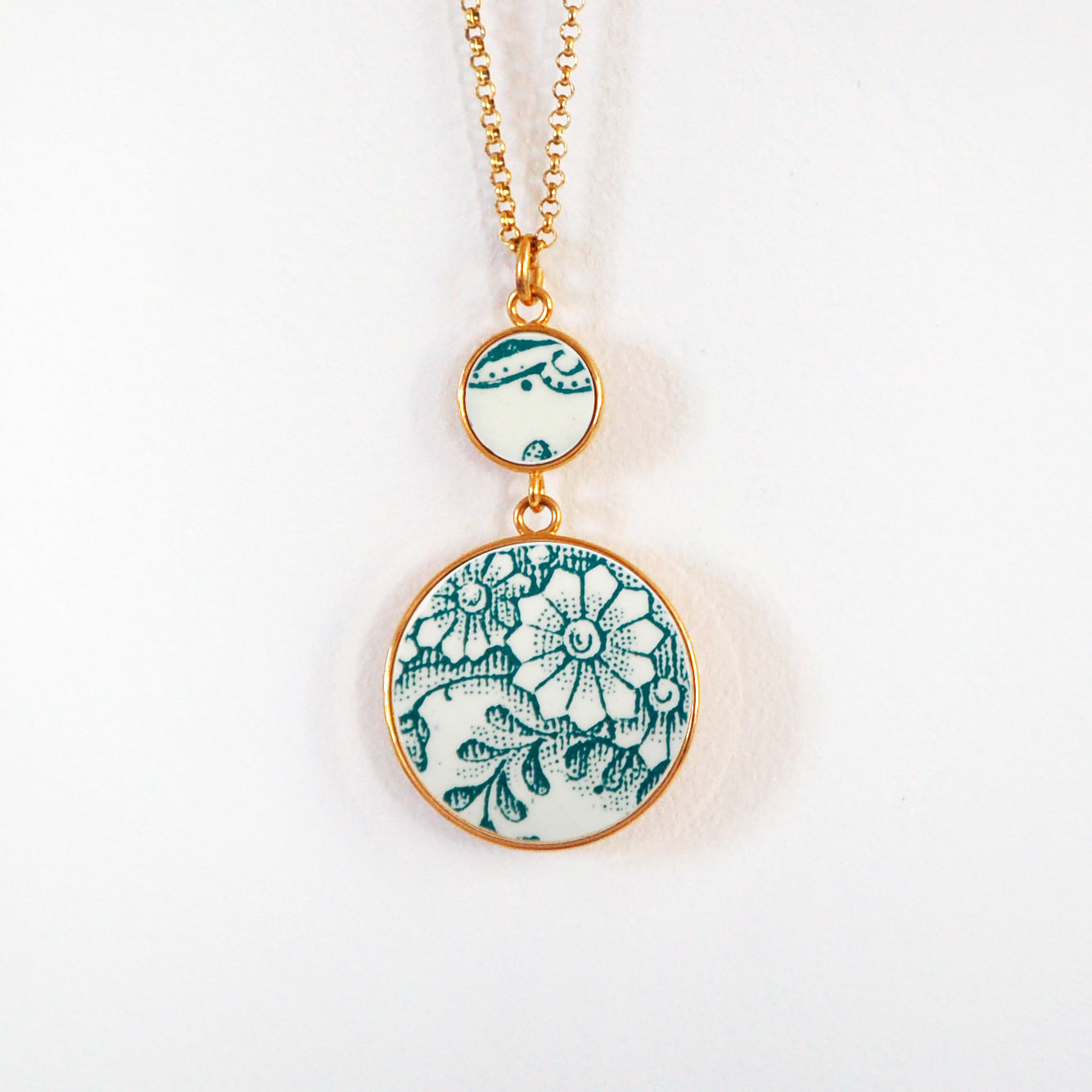 "Bouquet of Green Flowers" pendant, gold finish