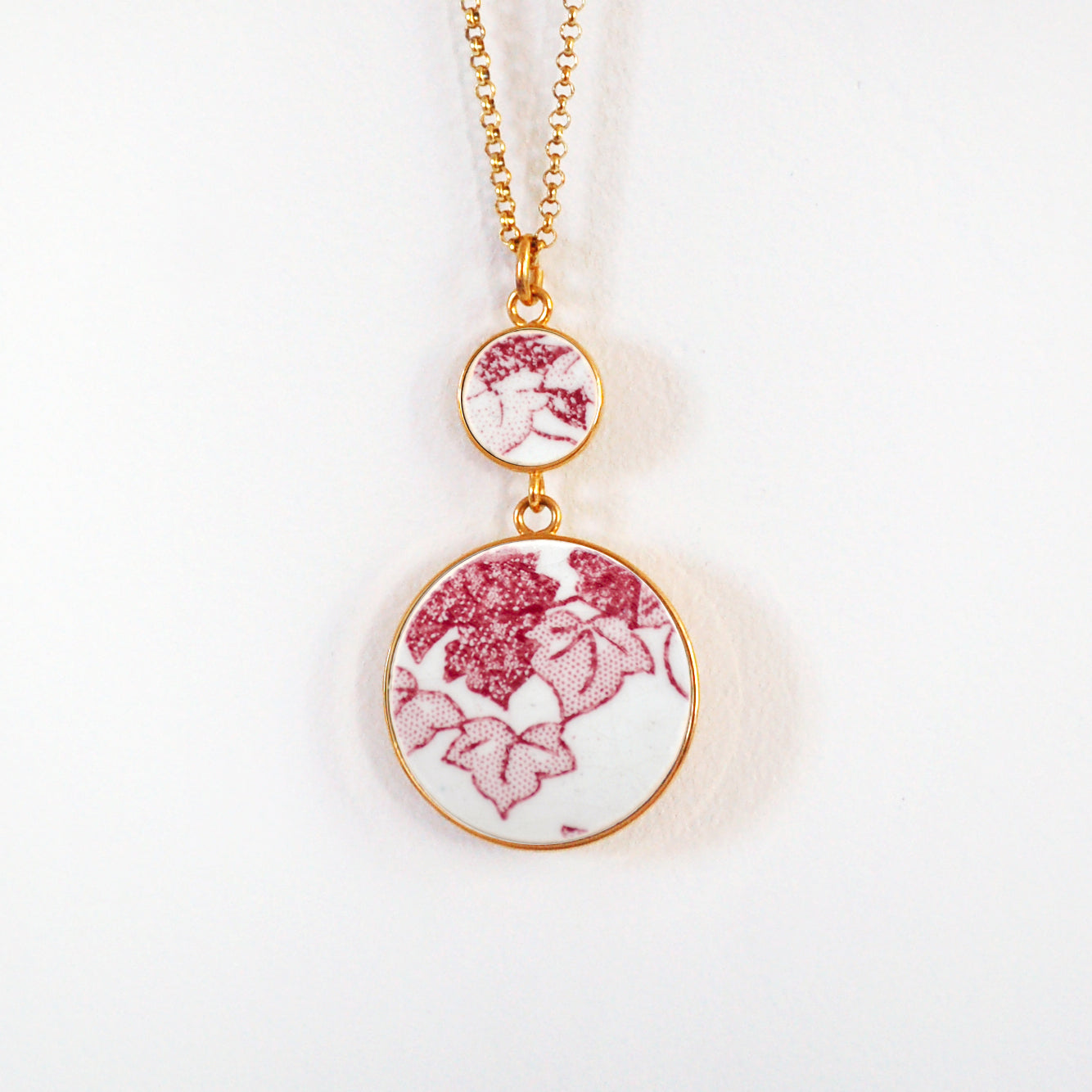 Pendentif "Feuilles de lierre en vieux rose", finition or