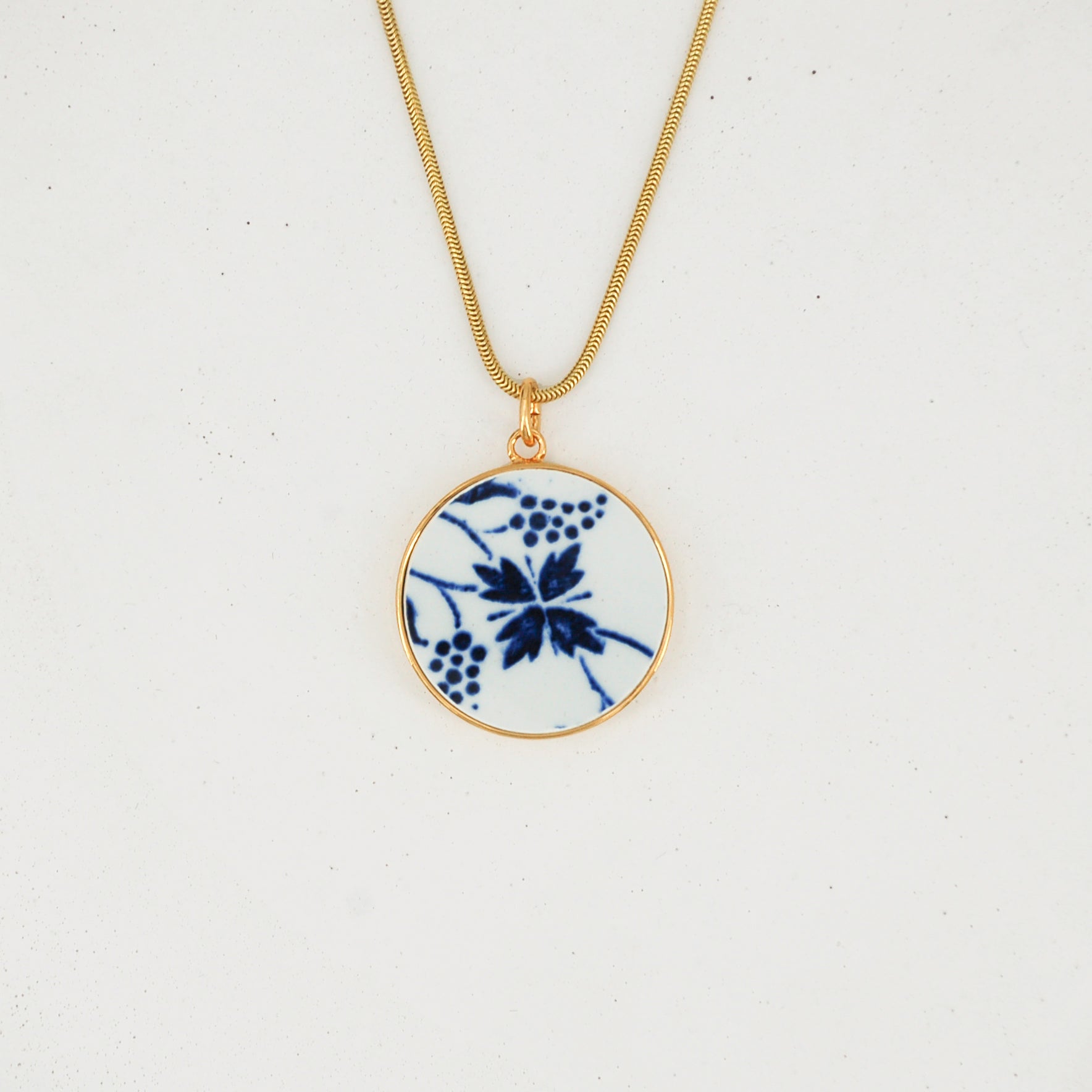"Blue Flower" pendant, gold finish