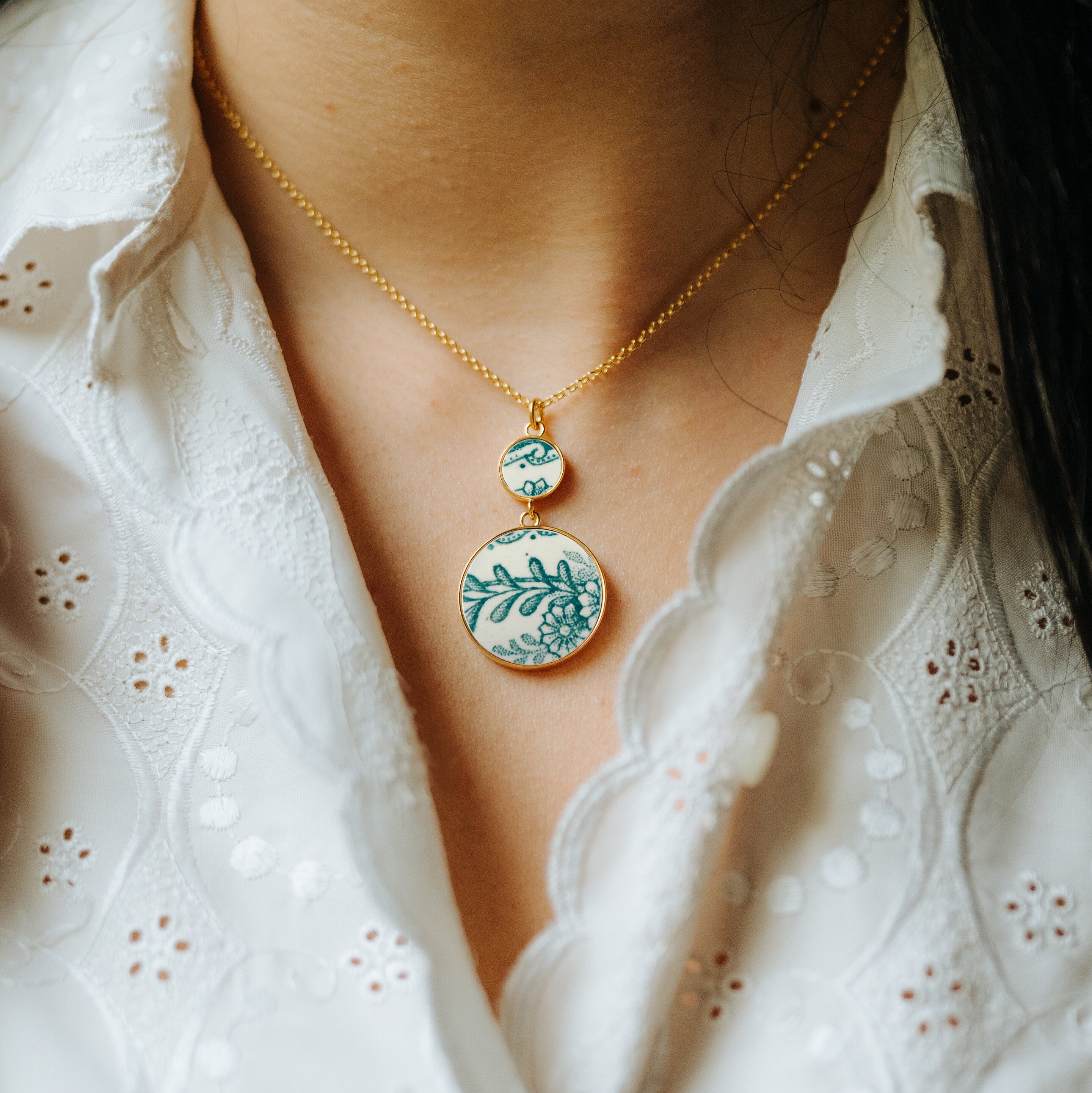 "Bouquet of Green Flowers" pendant, gold finish