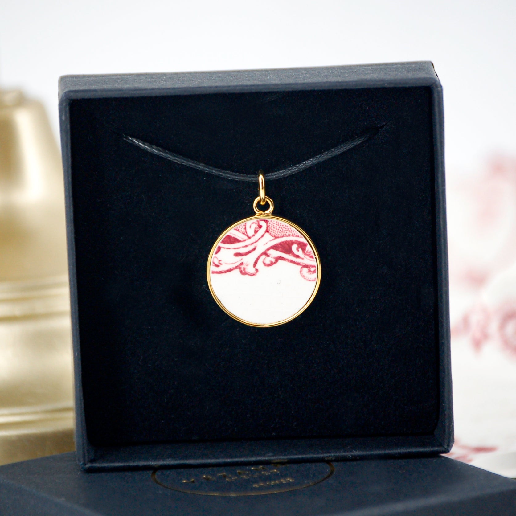 "Rose Swirls" pendant, gold finish